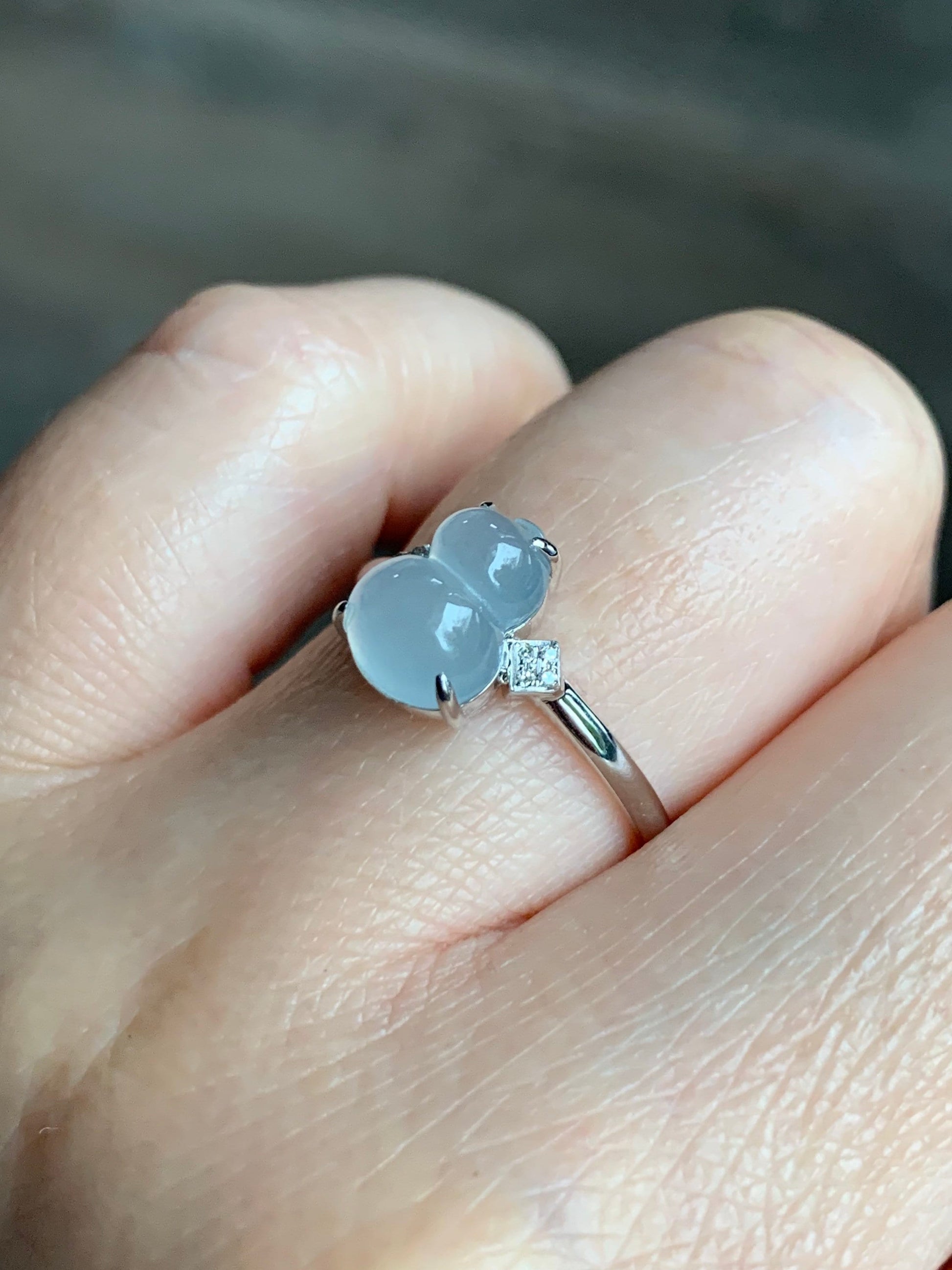Certified Natural Burmese Premium Highly Translucent Jadeite Hulu Gourd Ring 18K White Gold & Diamonds Sz 7 天然缅甸正冰起光起钢白冰葫芦钻石镶嵌戒指