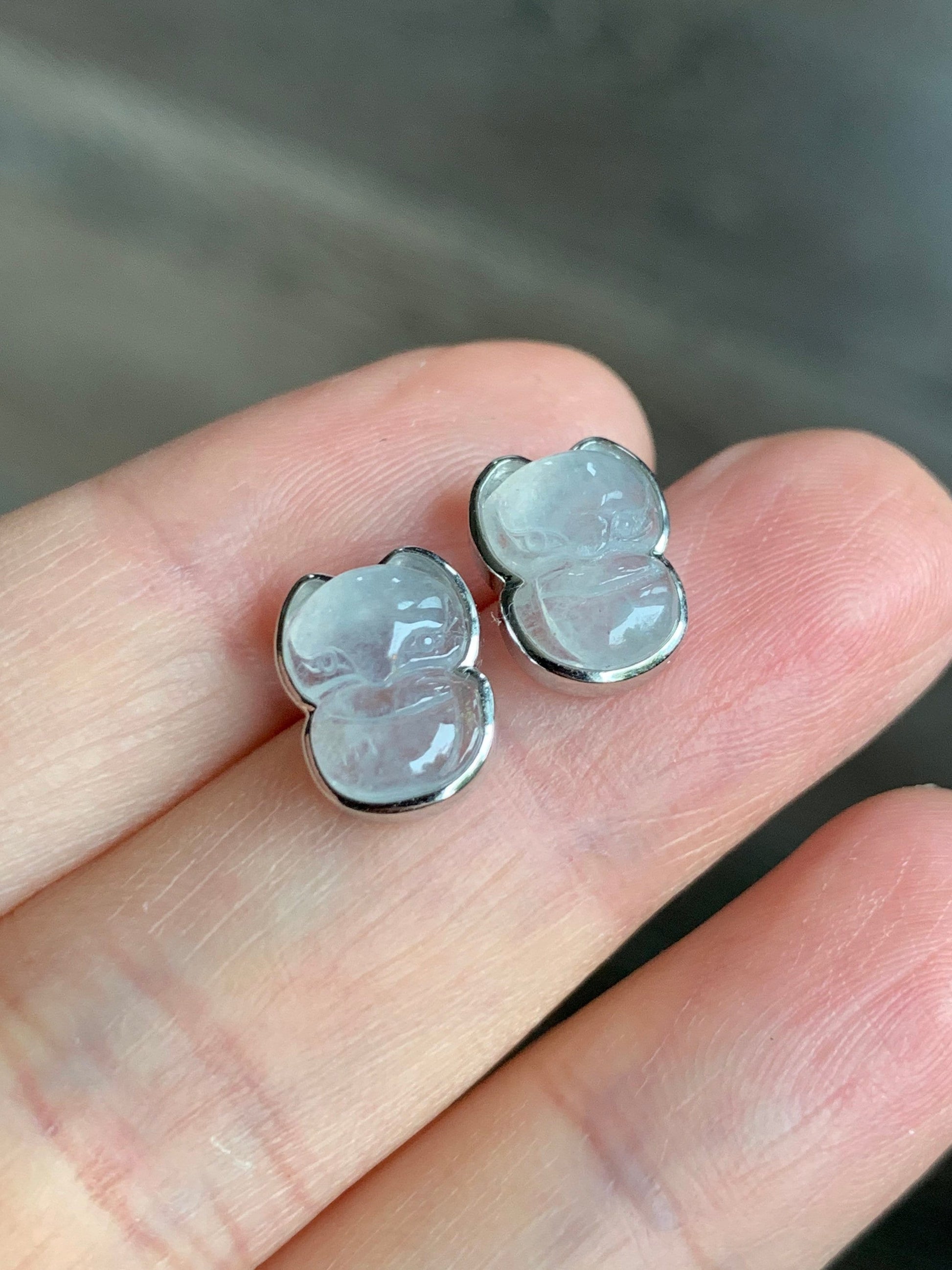 Certified Burmese Natural Premium Icy Highly Translucent Jadeite Carved Fox Stud Earrings 18K White Gold 天然缅甸白冰起光翡翠狐狸镶嵌耳钉