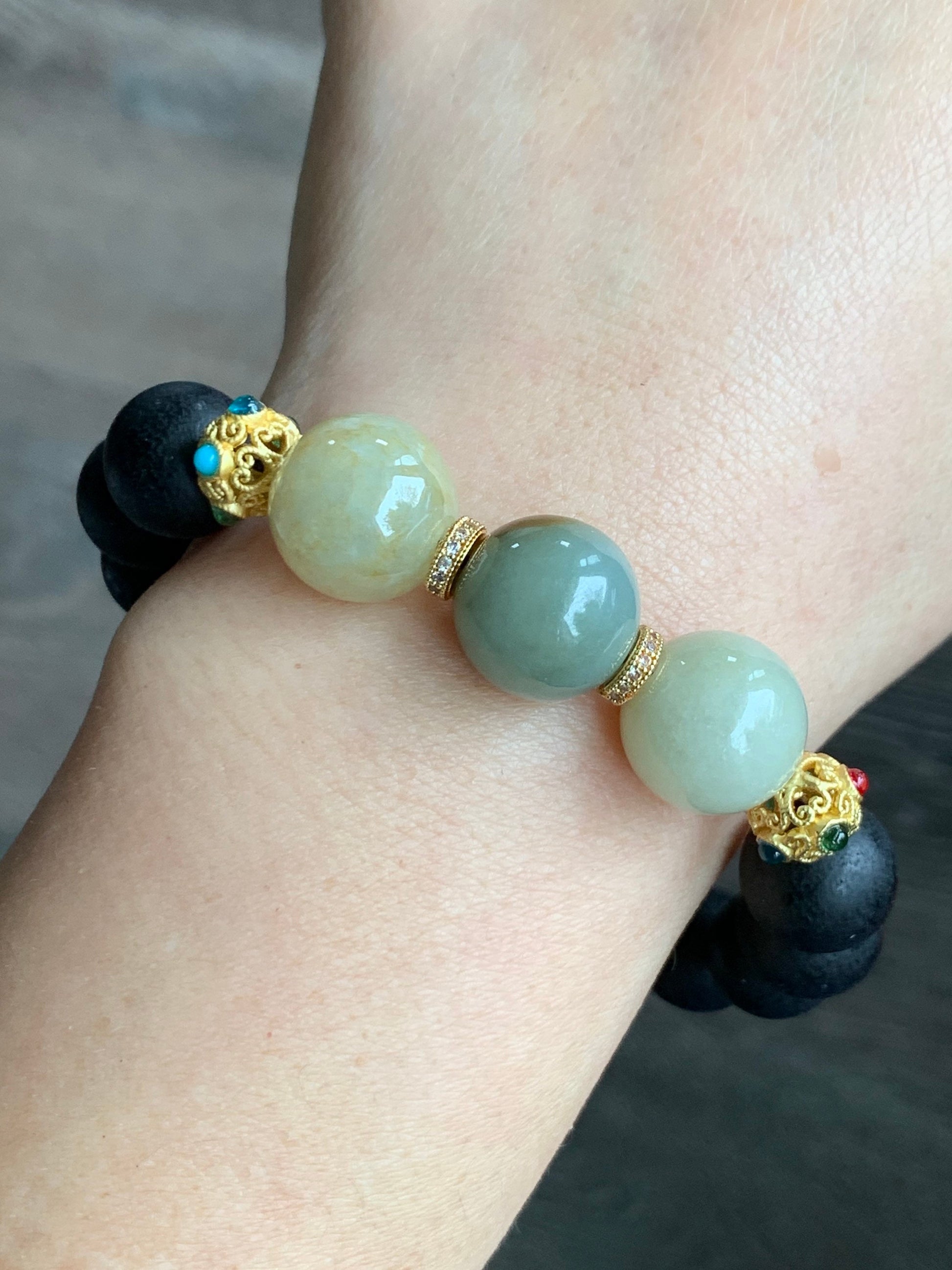 Large Natural Burmese Icy Translucent Jadeite and Natural Black Agarwood Beaded Bracelet 7.75" 天然缅甸糯冰翡翠圆珠土沉香木珠手串