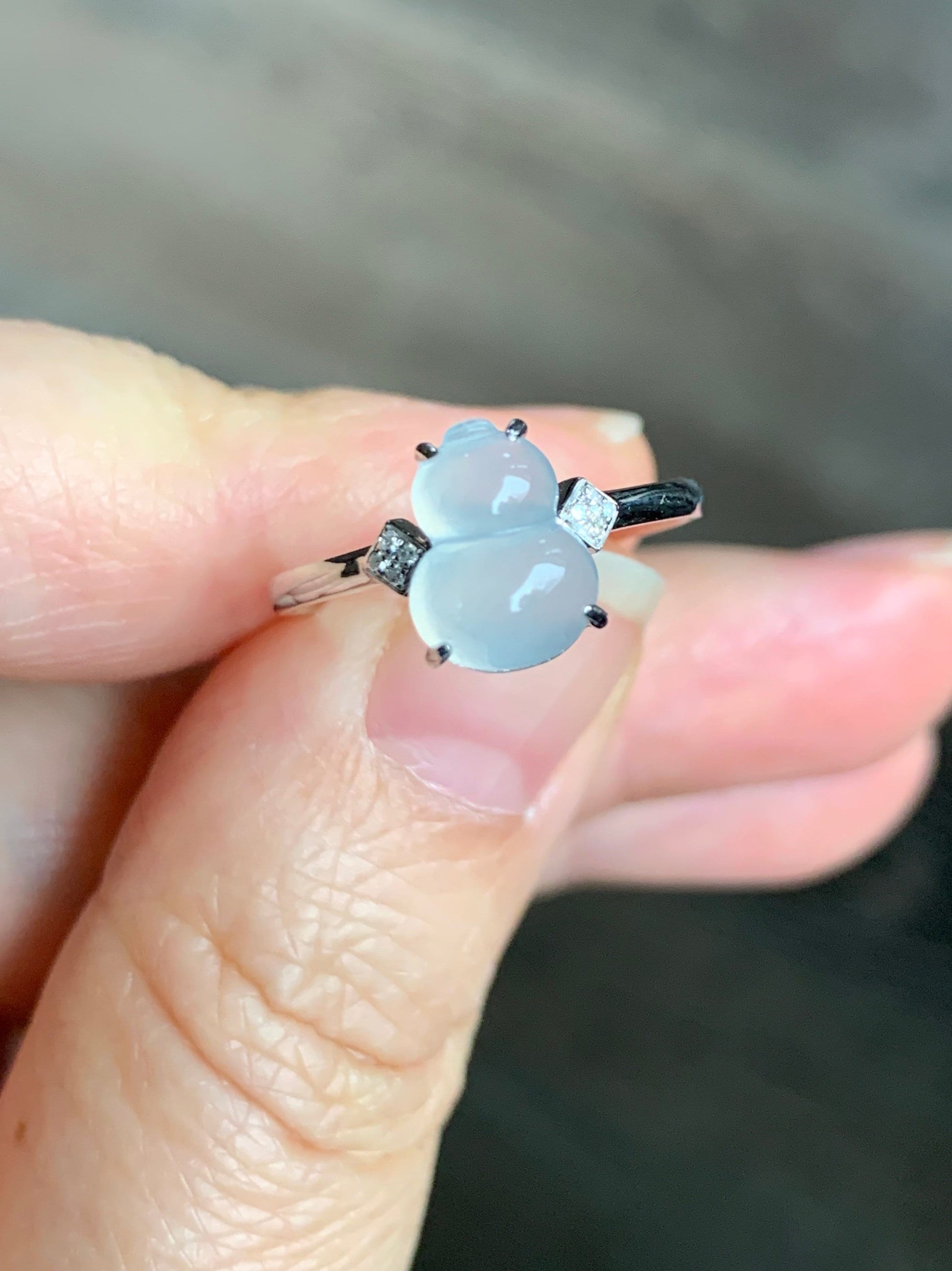 Certified Natural Burmese Premium Highly Translucent Jadeite Hulu Gourd Ring 18K White Gold & Diamonds Sz 7 天然缅甸正冰起光起钢白冰葫芦钻石镶嵌戒指