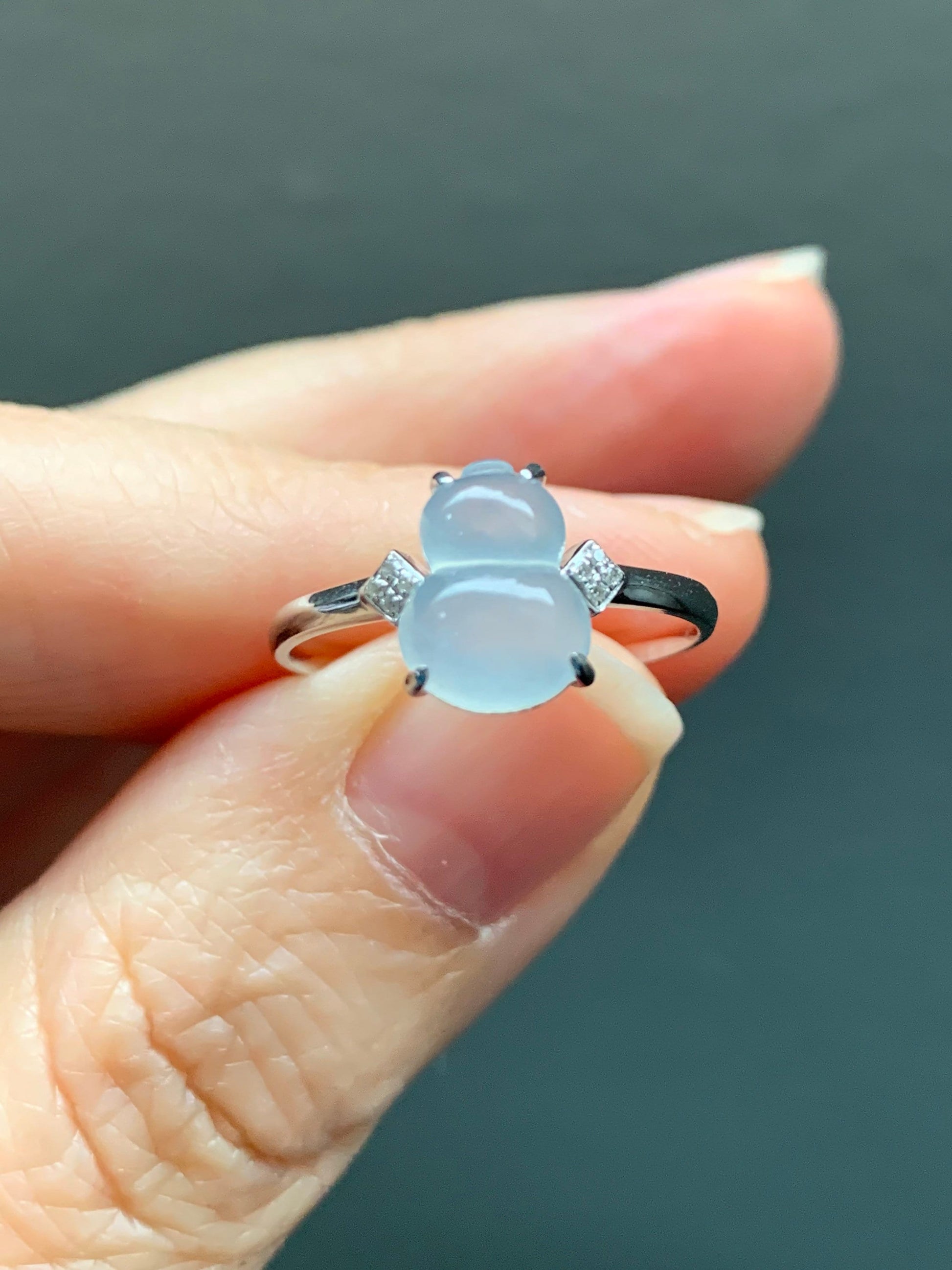 Certified Natural Burmese Premium Highly Translucent Jadeite Hulu Gourd Ring 18K White Gold & Diamonds Sz 7 天然缅甸正冰起光起钢白冰葫芦钻石镶嵌戒指