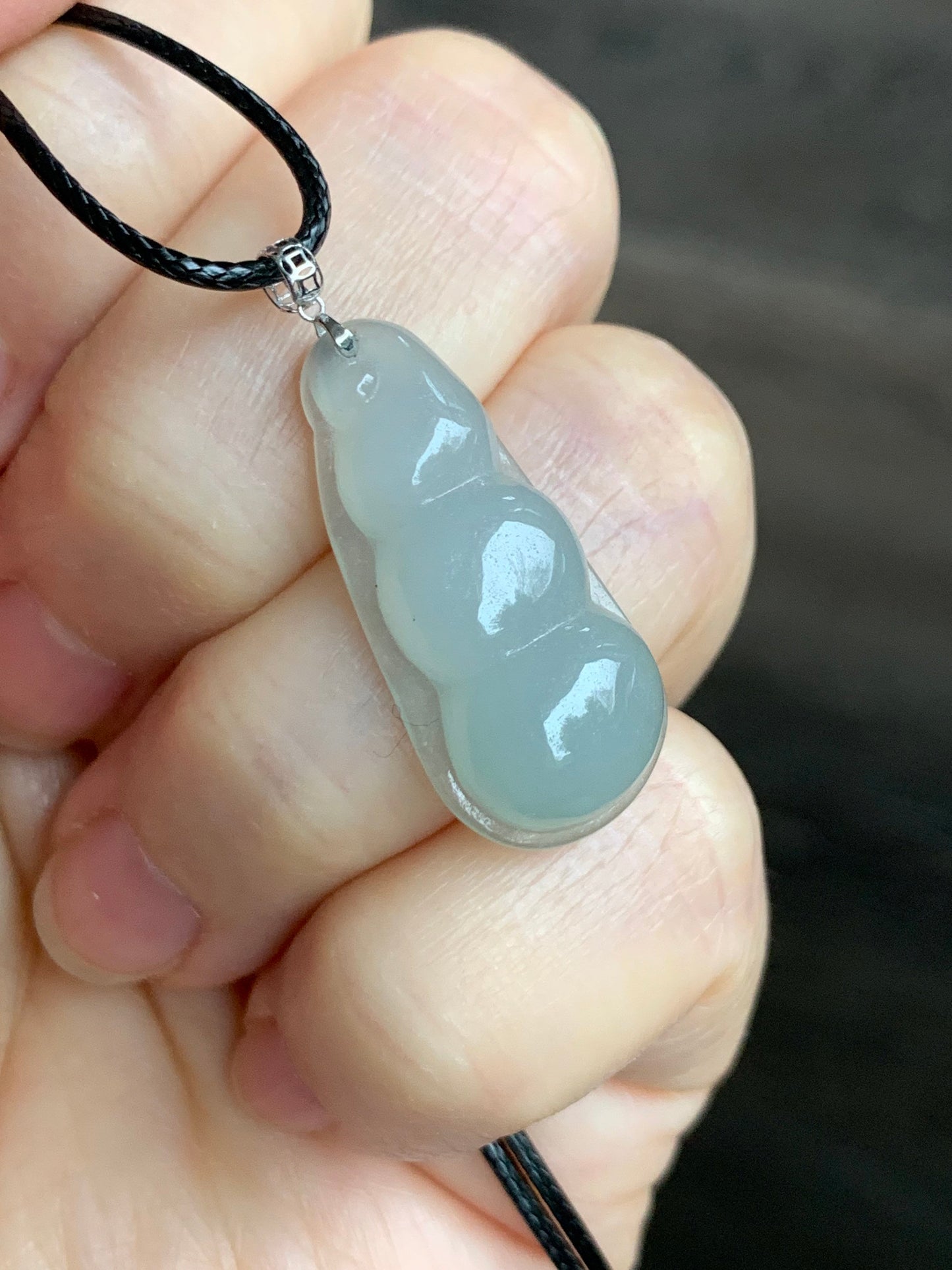 Natural Burmese Icy Translucent Pale Green Jadeite Carved Peapod Pendant 18K White Gold 天然缅甸糯冰淡晴底翡翠福豆镶嵌吊坠