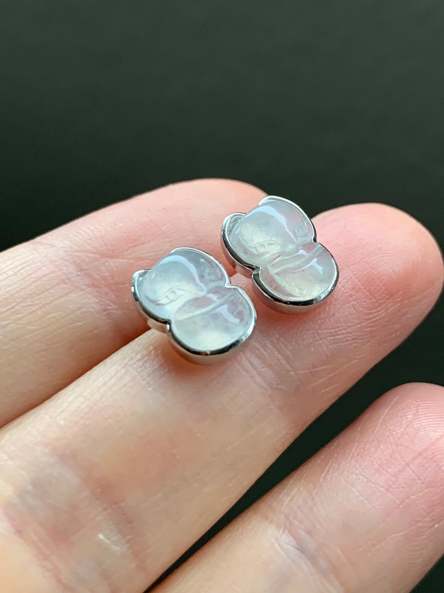 Certified Burmese Natural Premium Icy Highly Translucent Jadeite Carved Fox Stud Earrings 18K White Gold 天然缅甸白冰起光翡翠狐狸镶嵌耳钉
