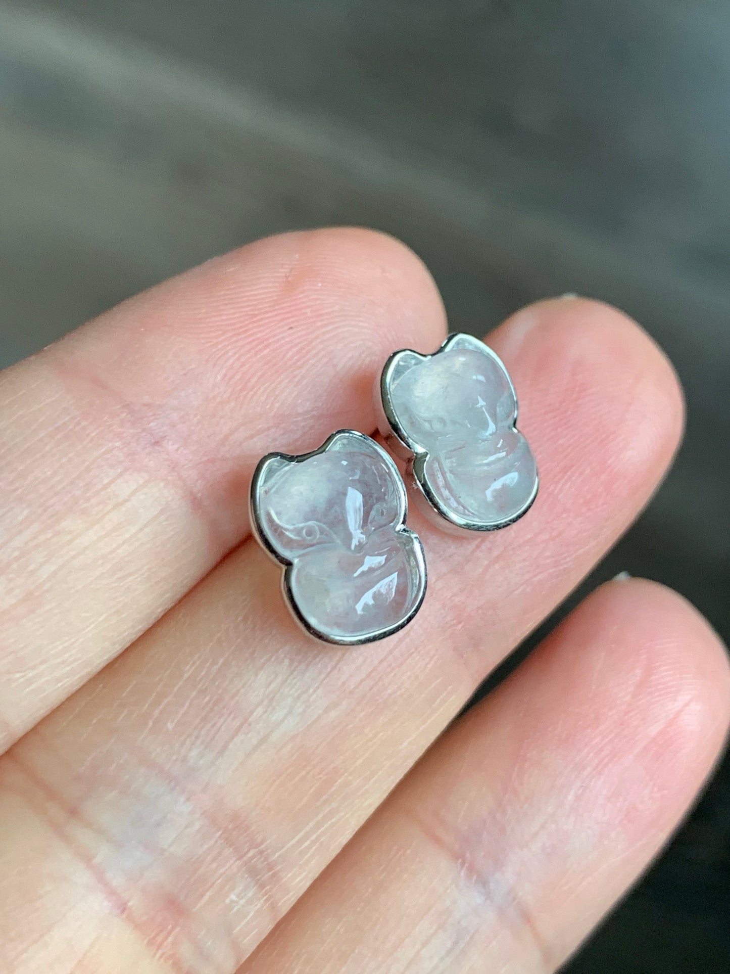 Certified Burmese Natural Premium Icy Highly Translucent Jadeite Carved Fox Stud Earrings 18K White Gold 天然缅甸白冰起光翡翠狐狸镶嵌耳钉