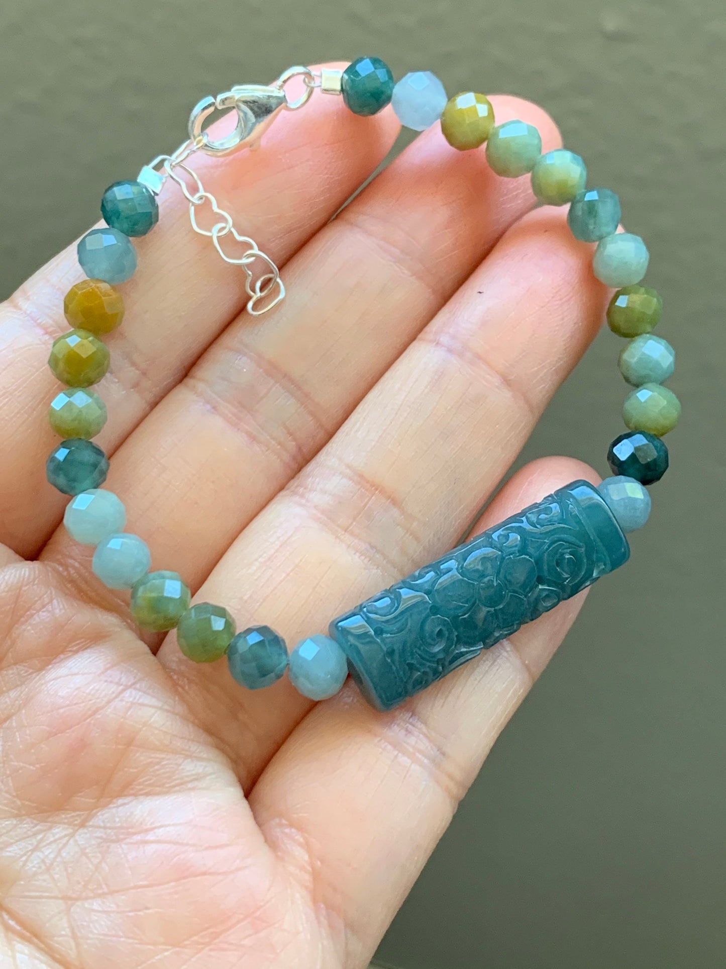 Natural Guatemalan Icy Translucent Rich Blue Jadeite Engraved Bead Multicolored Jadeite Beaded Bracelet Sterling Silver 天然冰危蓝翡翠仿古雕手牌手串