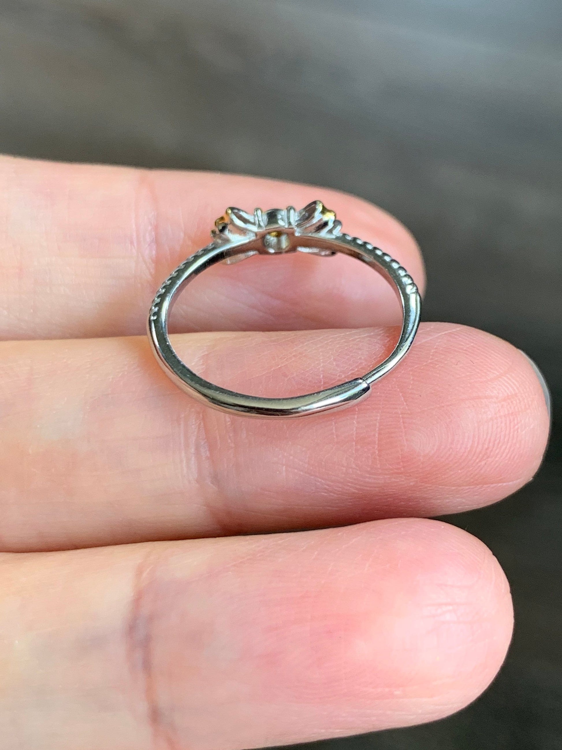 Natural Guatemalan Icy Translucent Bright Green Jadeite Bow Design Ring S925 Silver Ring Adjustable 缅甸天然冰绿翡翠蝴蝶结款式银镶戒指 HDJ50