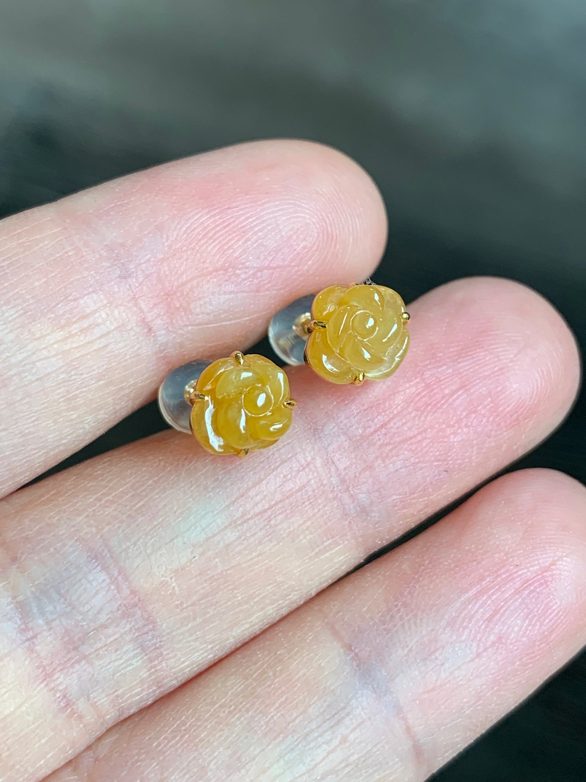 Certified Burmese Natural Premium Icy Translucent Vibrant Yellow Jadeite Carved Rose Flower Stud Earrings 18K Yellow Gold 天然缅甸冰黄翡玫瑰花镶嵌耳钉