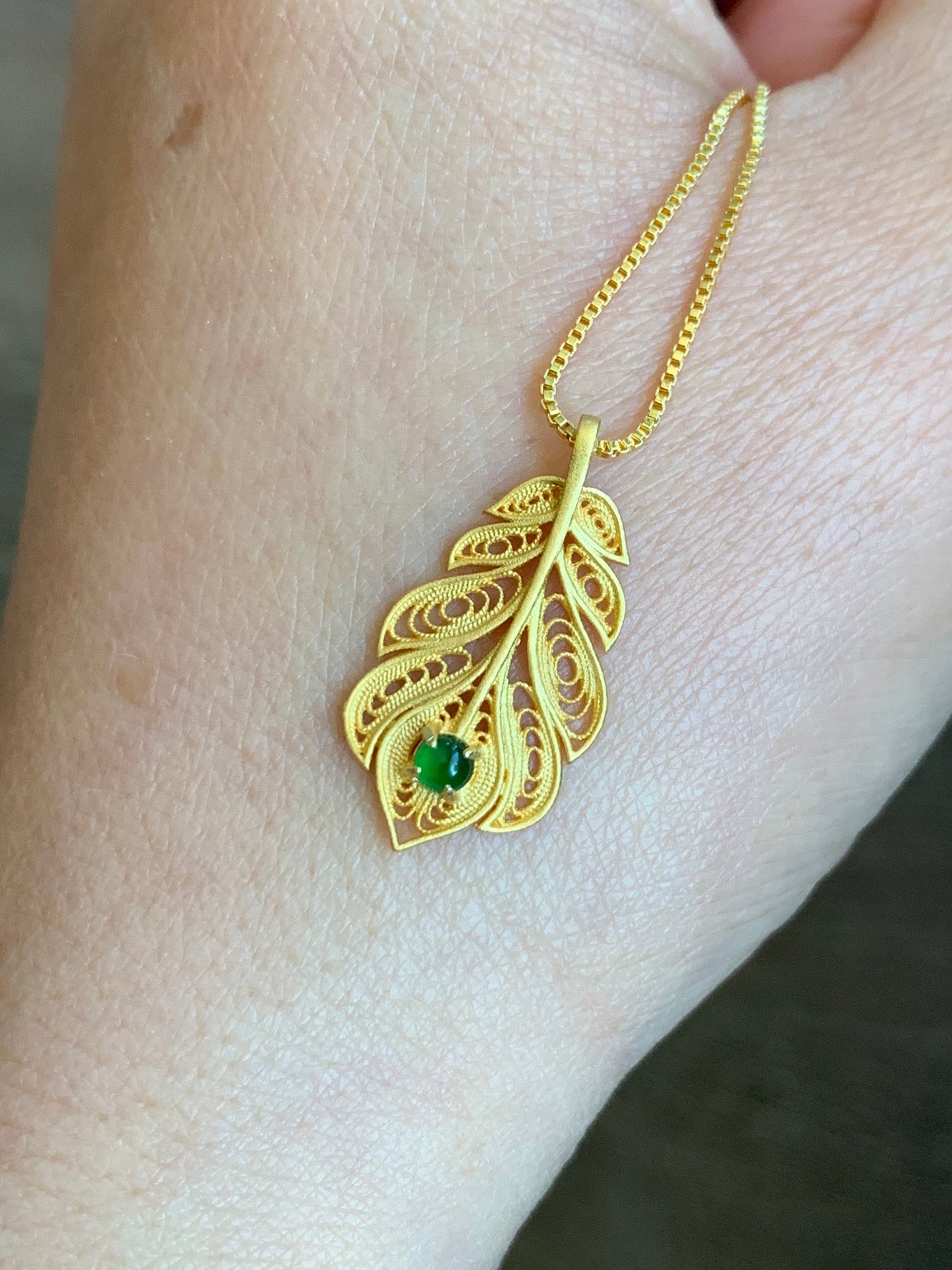 Natural Guatemalan Premium Vibrant Green Jadeite Feather Pendant S925 Silver Yellow Gold Finish 天然高冰危绿翡翠银镶羽毛吊坠