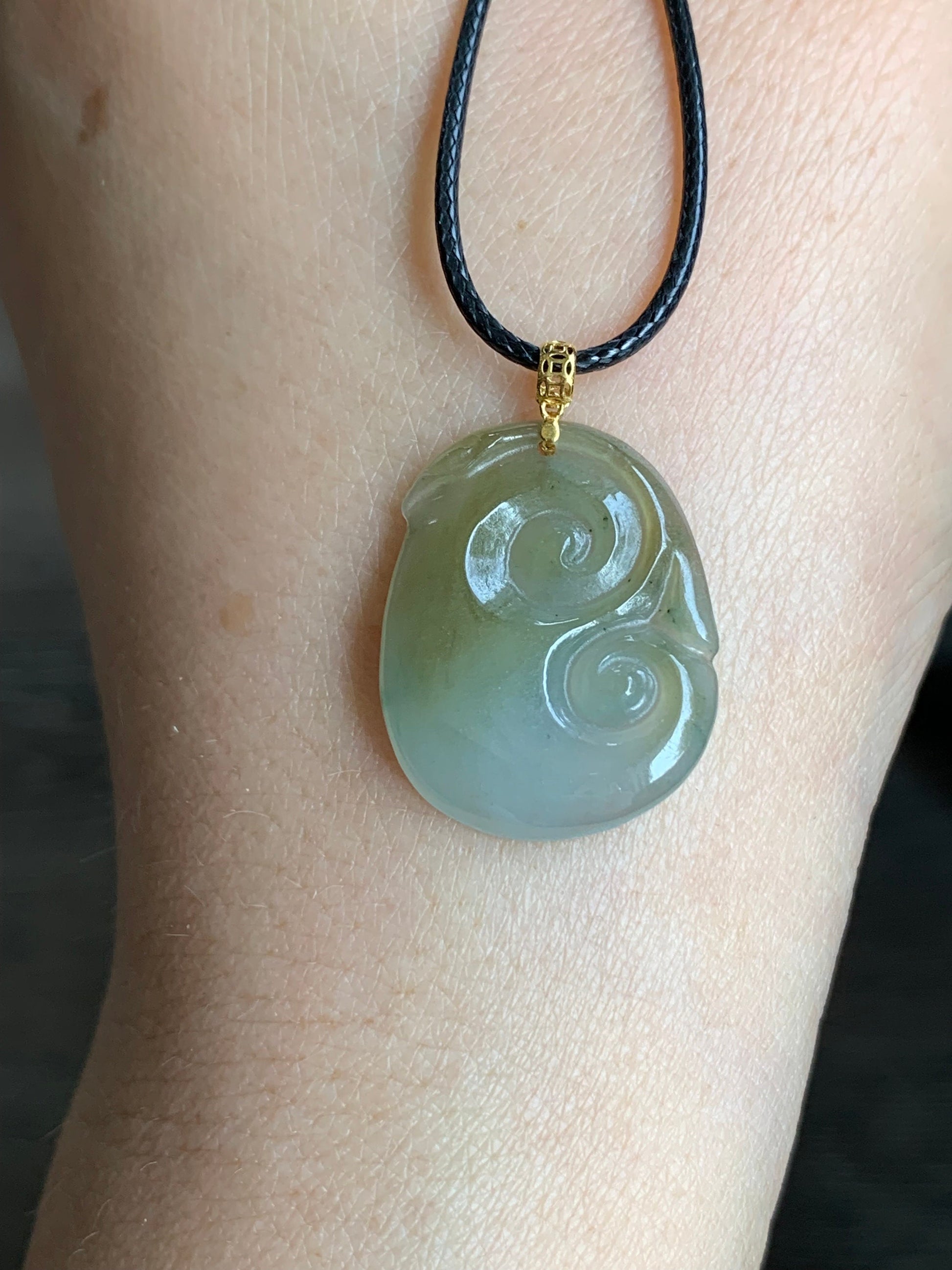 Natural Burmese Icy Translucent Gelatinous BiColored Jadeite Carved Ruyi Pendant 18K Yellow Gold 天然缅甸冰双色翡翠如意镶嵌吊坠