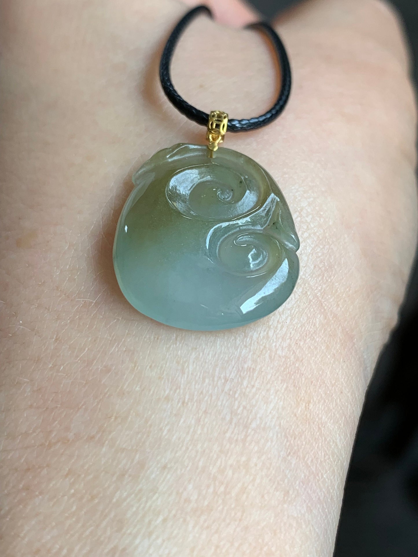 Natural Burmese Icy Translucent Gelatinous BiColored Jadeite Carved Ruyi Pendant 18K Yellow Gold 天然缅甸冰双色翡翠如意镶嵌吊坠