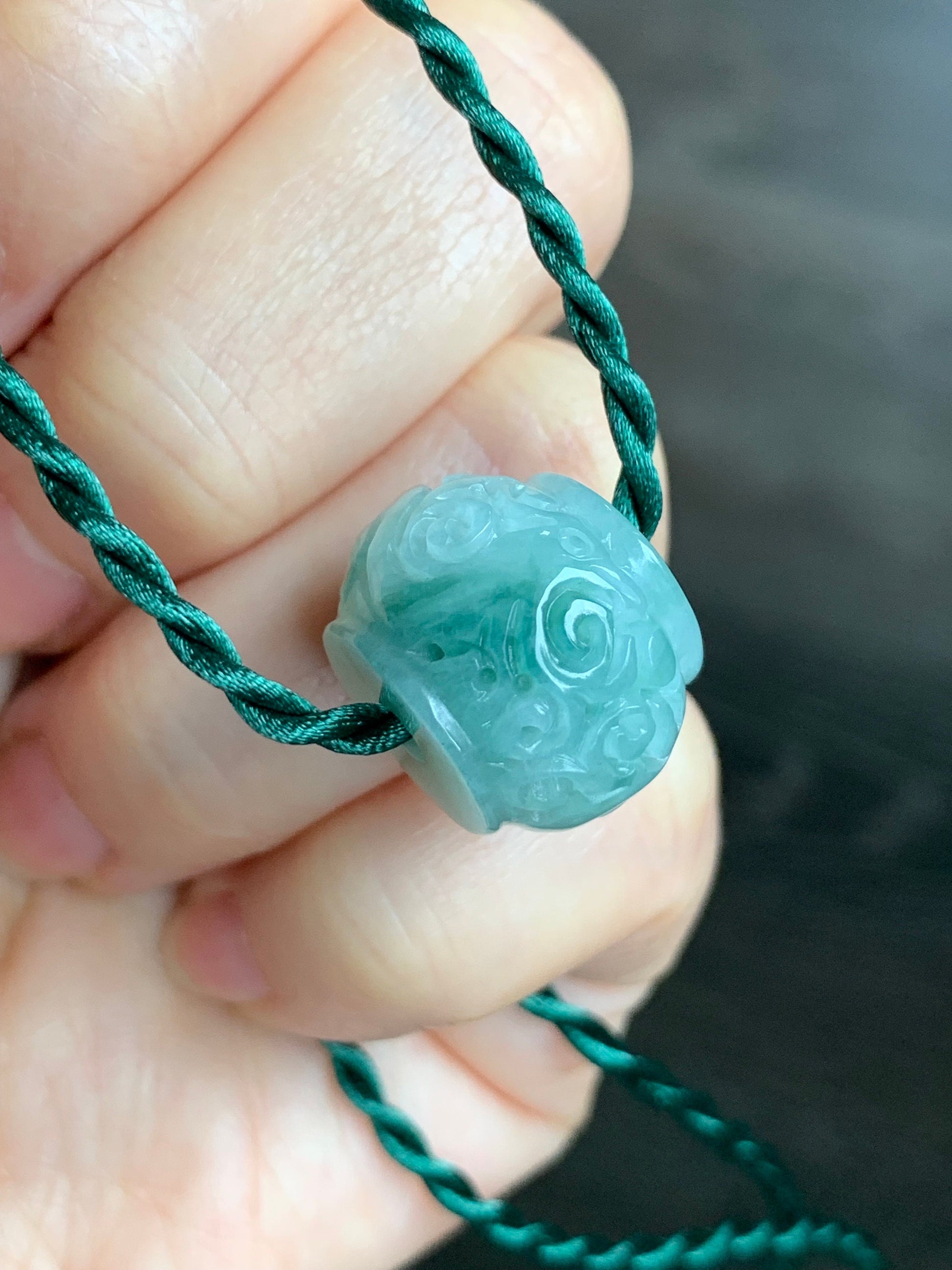 Large Natural Burmese Icy Translucent Green Marbled Jadeite Retro Engraved Drum Bead Rope Necklace 18" Sterling Silver 天然缅甸冰飘花翡翠仿古雕龙凤鼓珠项链
