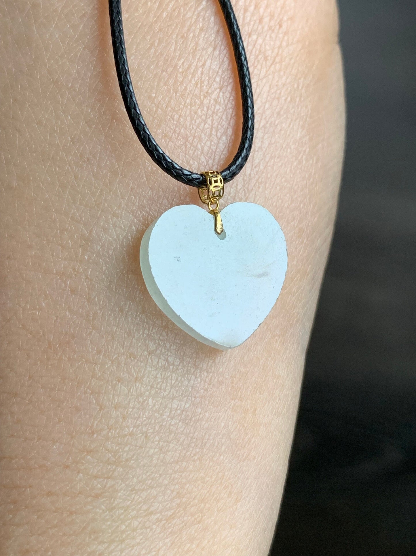 Natural Burmese Highly Translucent Icy Light Green Jadeite w/ White Marbling Heart Pendant 18K Yellow Gold Bail 17” Cord 天然缅甸冰晴莫西沙翡翠爱心镶嵌吊
