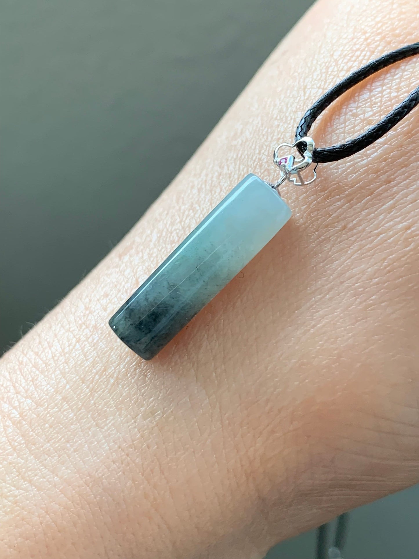 Natural Burmese Icy Translucent Light Green Jadeite w/ Wuji Marbling Cylinder Bar Design Pendant 18K White Gold 天然缅甸冰晴绿翡翠飘乌鸡花冰柱镶嵌吊坠