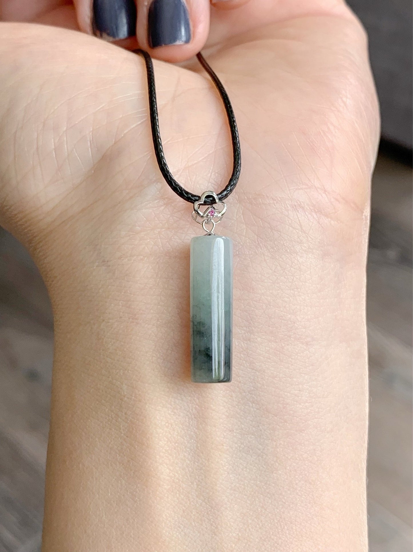 Natural Burmese Icy Translucent Light Green Jadeite w/ Wuji Marbling Cylinder Bar Design Pendant 18K White Gold 天然缅甸冰晴绿翡翠飘乌鸡花冰柱镶嵌吊坠