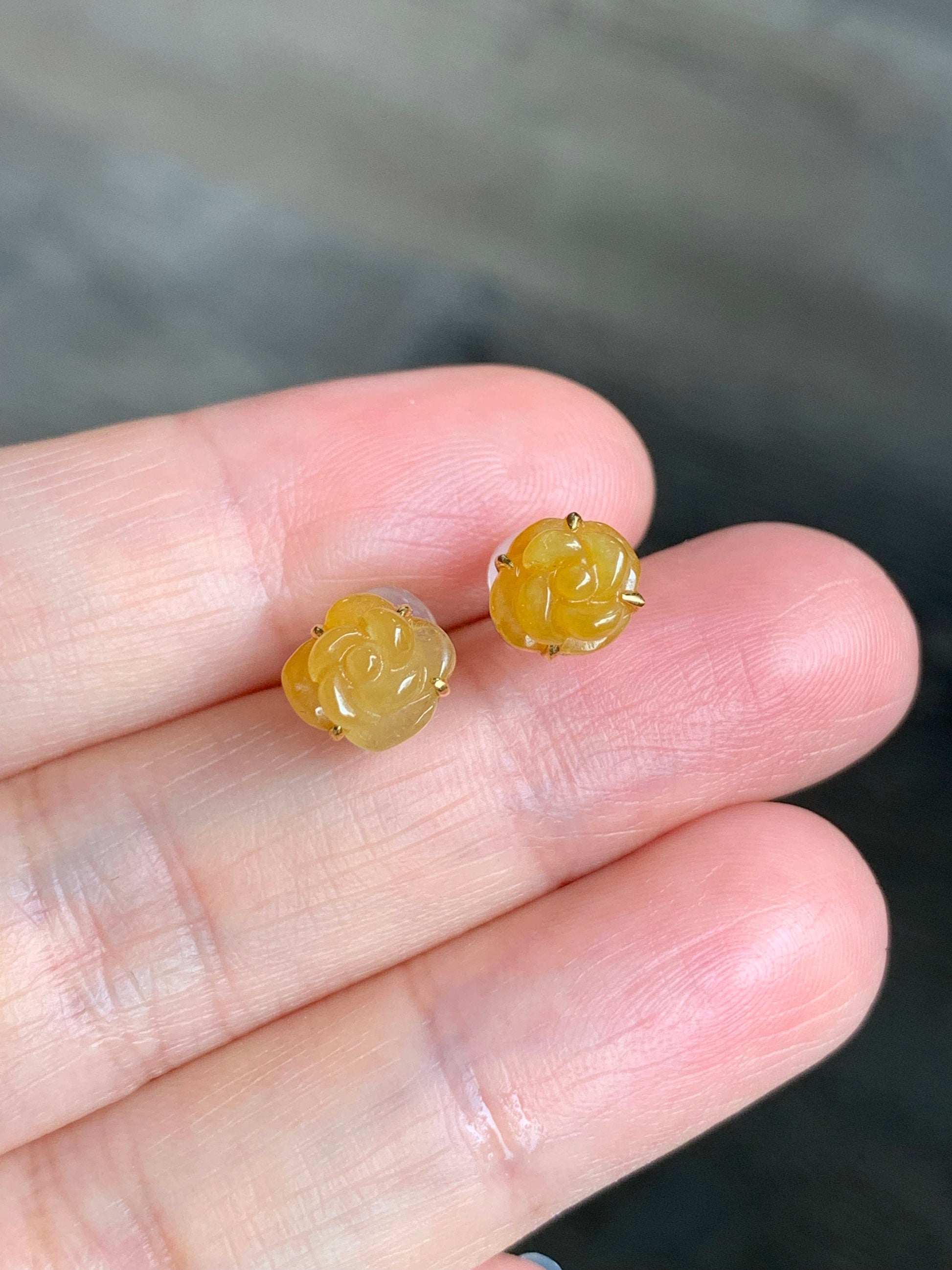 Certified Burmese Natural Premium Icy Translucent Vibrant Yellow Jadeite Carved Rose Flower Stud Earrings 18K Yellow Gold 天然缅甸冰黄翡玫瑰花镶嵌耳钉