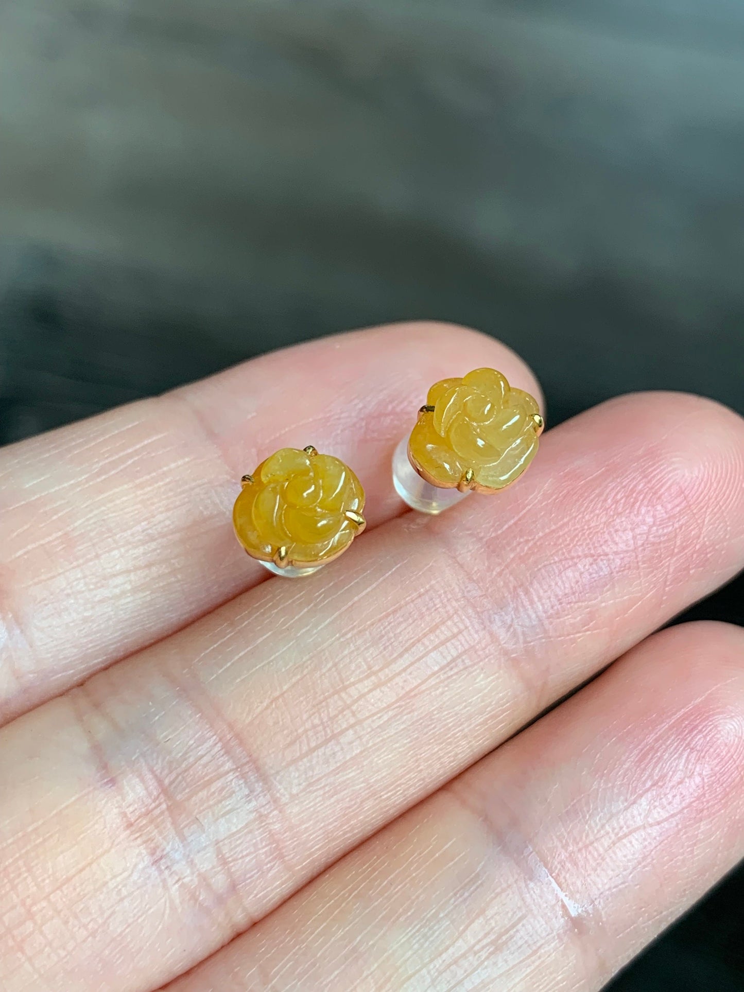 Certified Burmese Natural Premium Icy Translucent Vibrant Yellow Jadeite Carved Rose Flower Stud Earrings 18K Yellow Gold 天然缅甸冰黄翡玫瑰花镶嵌耳钉