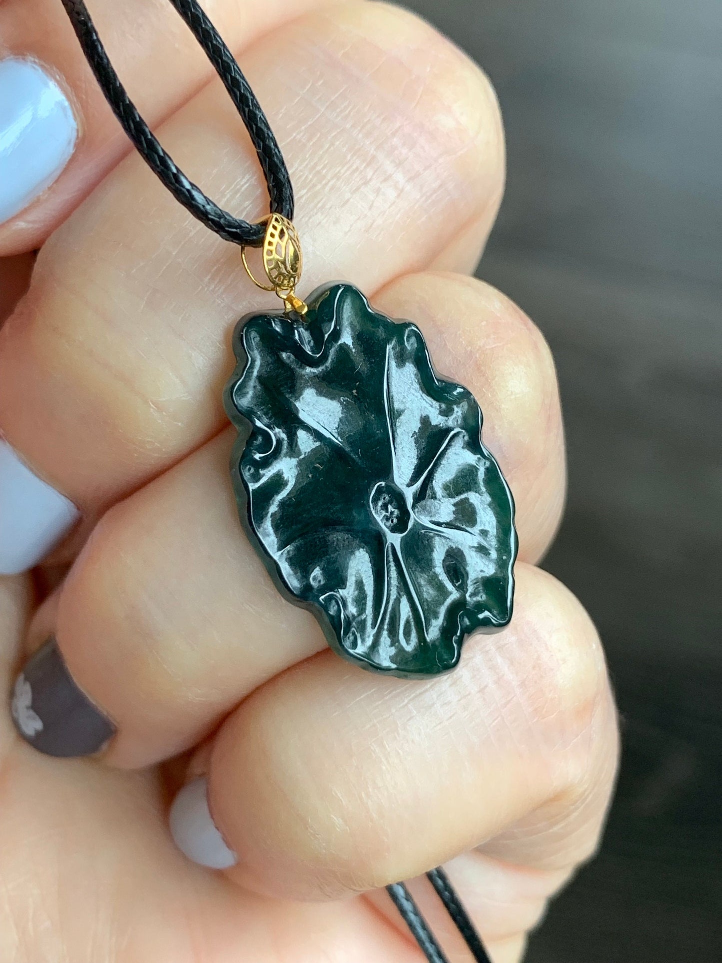 Natural Burmese Icy Translucent Dark Teal Green Jadeite Oval Pendant Carved w/ Lily Pad 18K Yellow Gold Bail 天然缅甸冰湖水绿翡翠荷叶吊坠