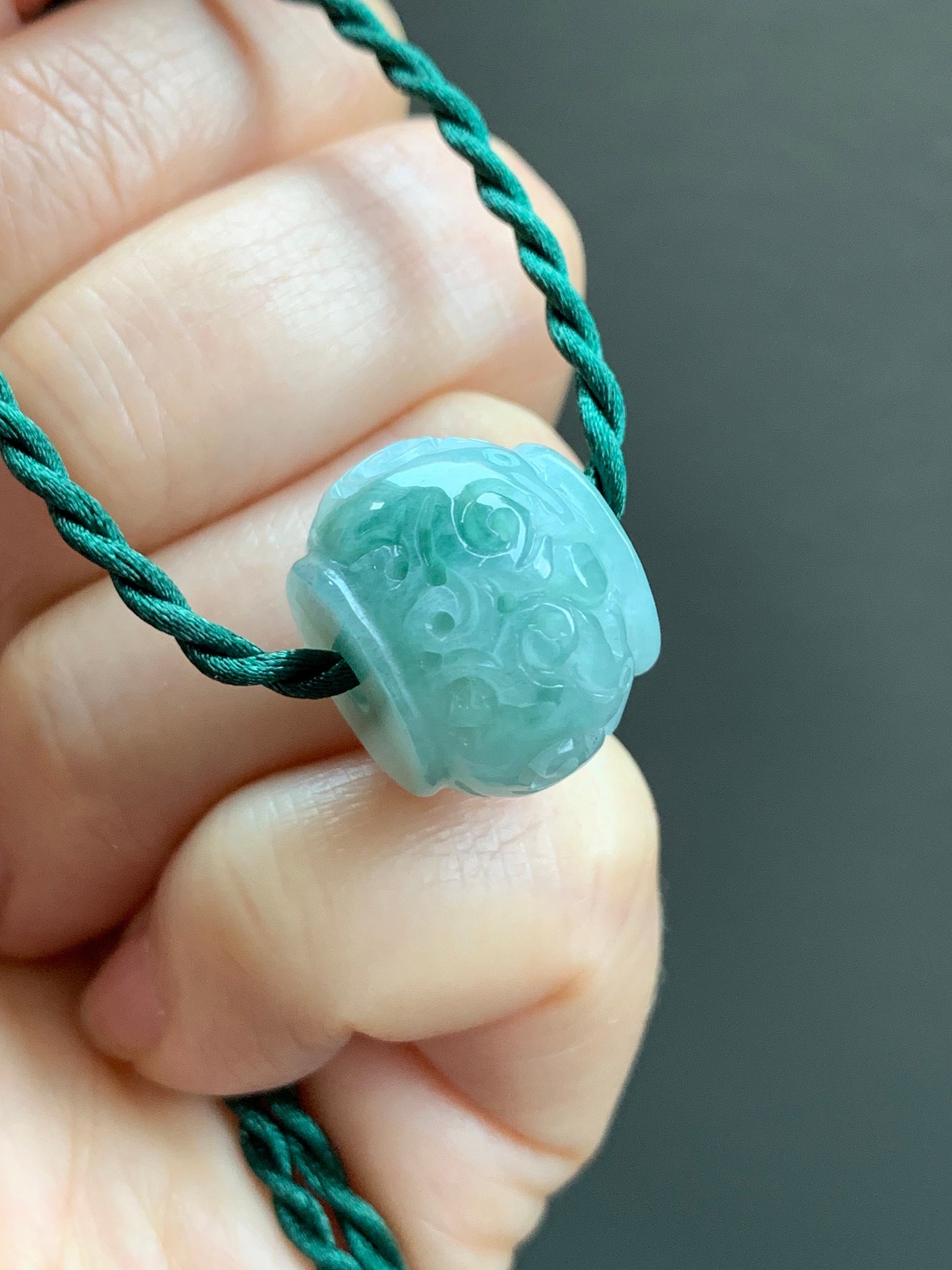 Large Natural Burmese Icy Translucent Green Marbled Jadeite Retro Engraved Drum Bead Rope Necklace 18" Sterling Silver 天然缅甸冰飘花翡翠仿古雕龙凤鼓珠项链