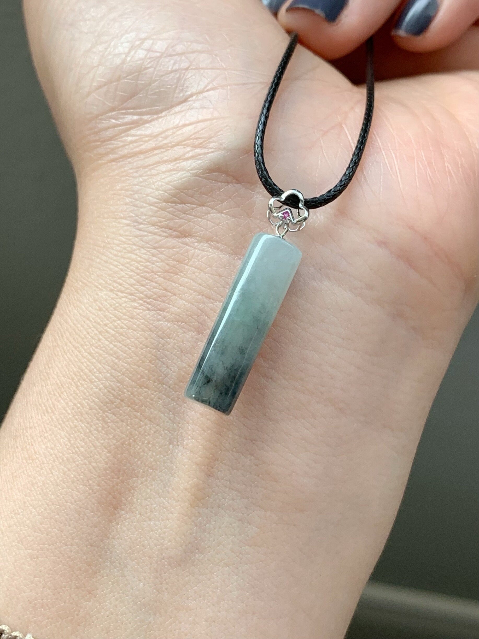 Natural Burmese Icy Translucent Light Green Jadeite w/ Wuji Marbling Cylinder Bar Design Pendant 18K White Gold 天然缅甸冰晴绿翡翠飘乌鸡花冰柱镶嵌吊坠