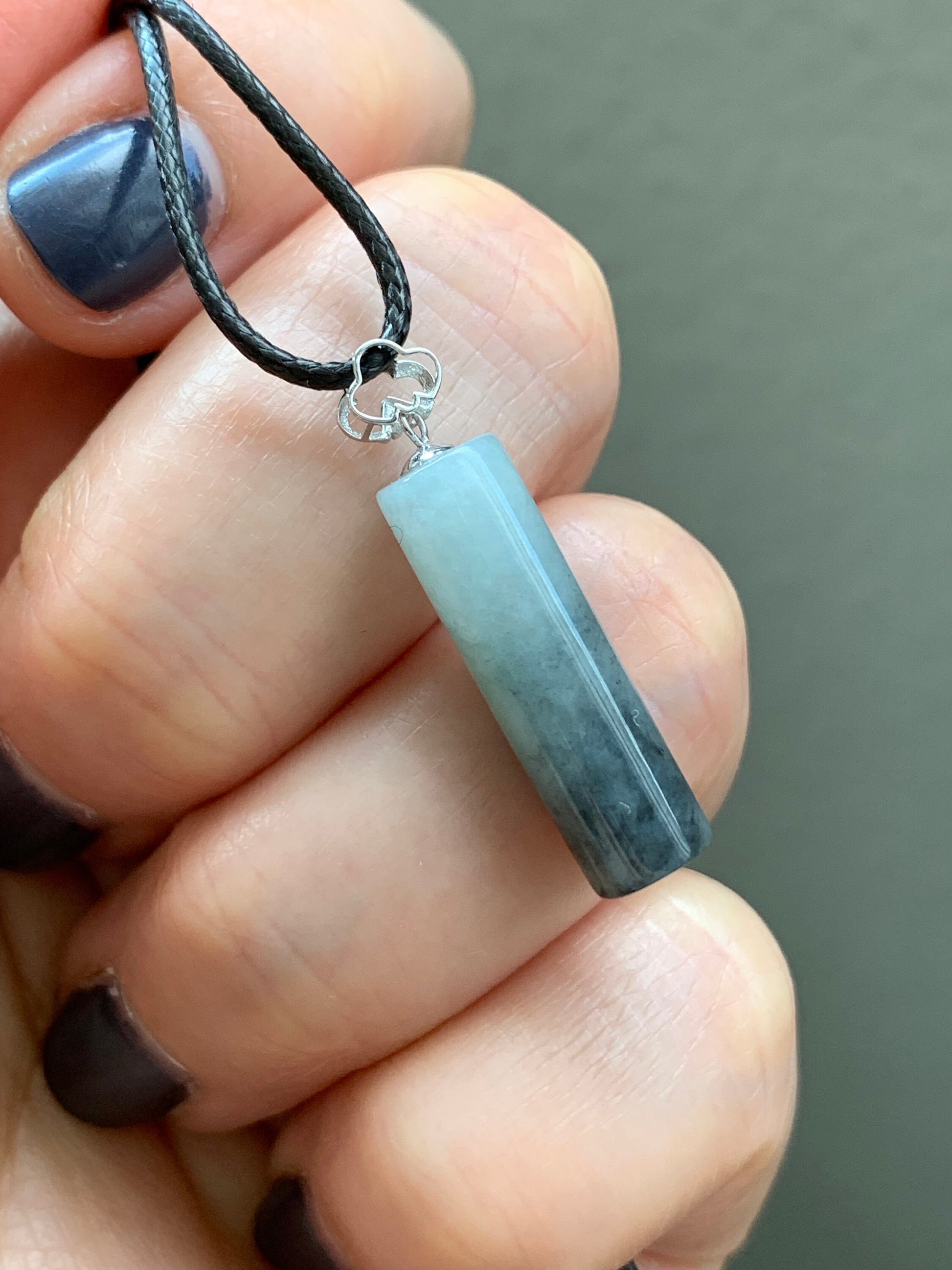 Natural Burmese Icy Translucent Light Green Jadeite w/ Wuji Marbling Cylinder Bar Design Pendant 18K White Gold 天然缅甸冰晴绿翡翠飘乌鸡花冰柱镶嵌吊坠