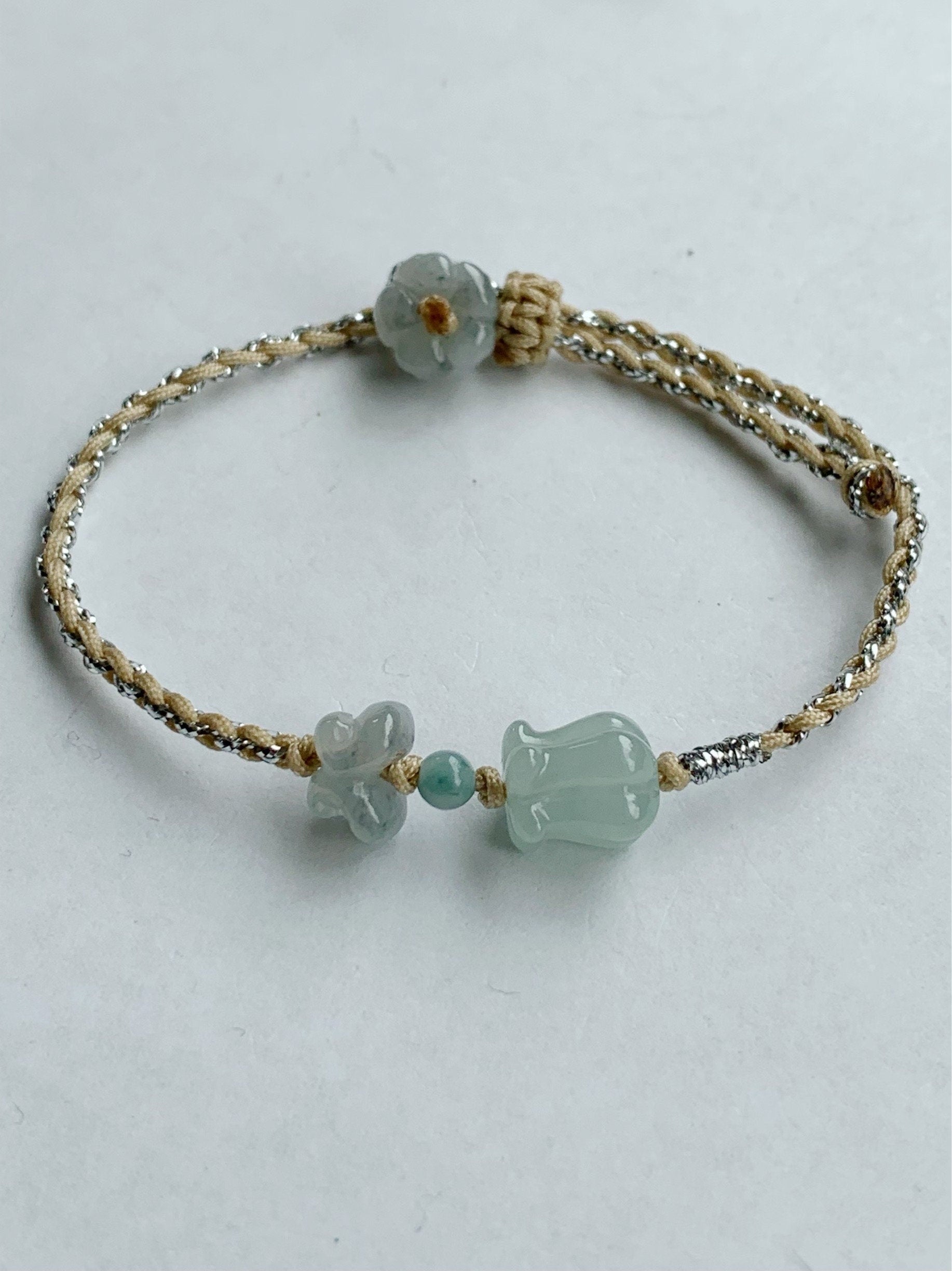 Natural Burmese Icy Translucent Gelatinous Light Green Jadeite Carved Tulip & Wuji Butterfly Rope Bracelet Adjustable 天然缅甸冰胶晴底翡翠郁金香与乌鸡蝴蝶手绳