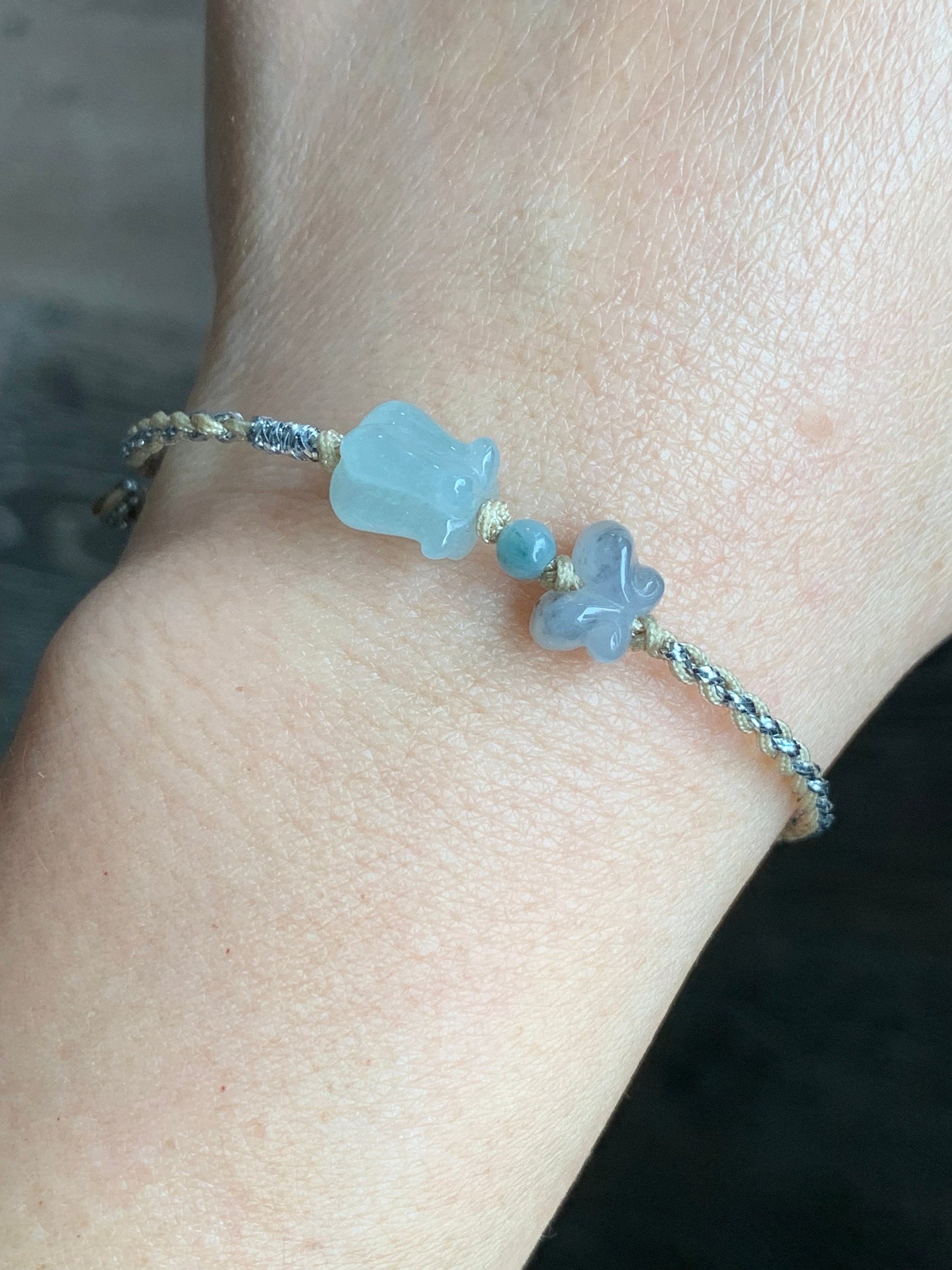 Natural Burmese Icy Translucent Gelatinous Light Green Jadeite Carved Tulip & Wuji Butterfly Rope Bracelet Adjustable 天然缅甸冰胶晴底翡翠郁金香与乌鸡蝴蝶手绳