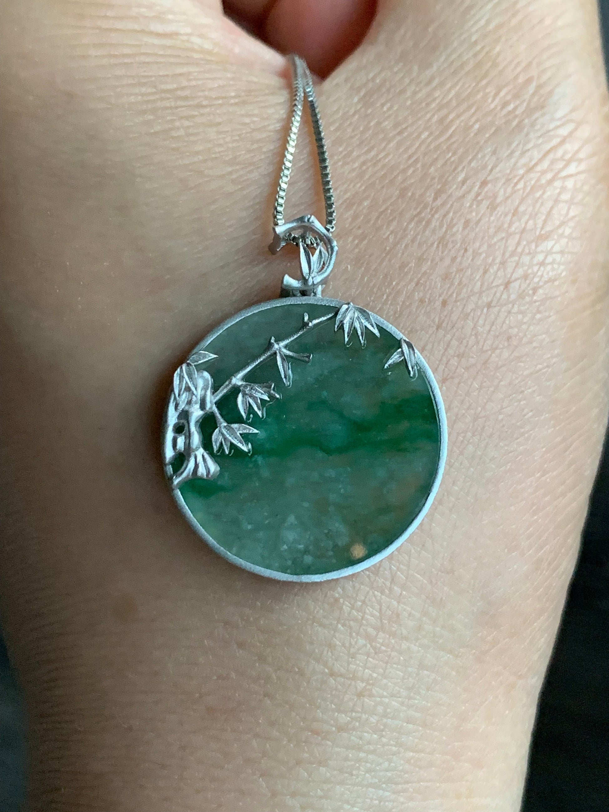 Certified Natural Burmese Moxisha Icy Green Marbled Jadeite Blessing Amulet Pendant w/ Bamboo Designs Sterling Silver 天然缅甸莫西沙飘绿花翡翠无事牌镶嵌吊坠