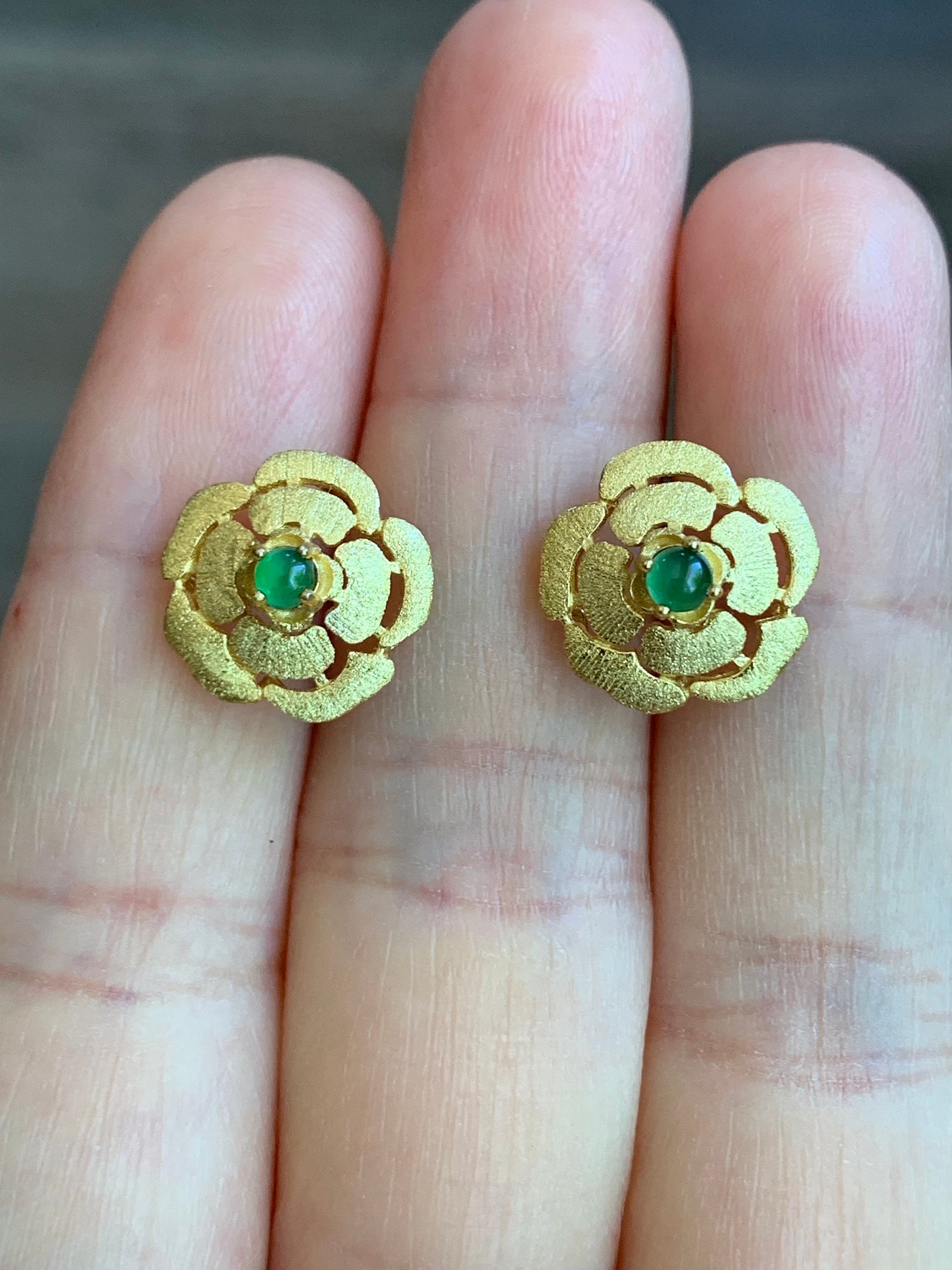 Natural Guatemalan Premium Icy Highly Translucent Vibrant Green Jadeite Rose Stud Earrings Sterling Silver Gold Satin Finish 天然高冰危绿翡翠玫瑰银镶耳钉