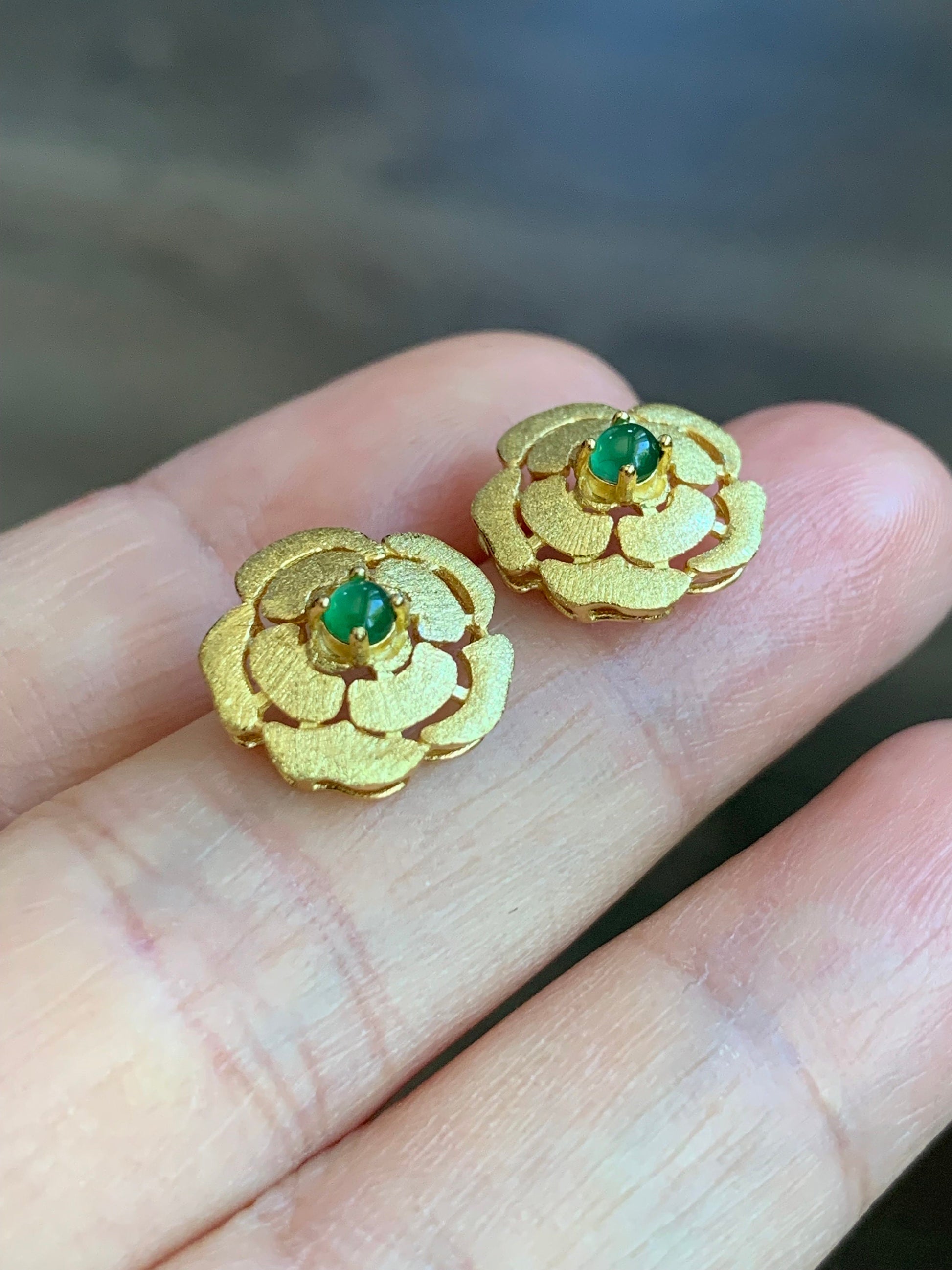 Natural Guatemalan Premium Icy Highly Translucent Vibrant Green Jadeite Rose Stud Earrings Sterling Silver Gold Satin Finish 天然高冰危绿翡翠玫瑰银镶耳钉