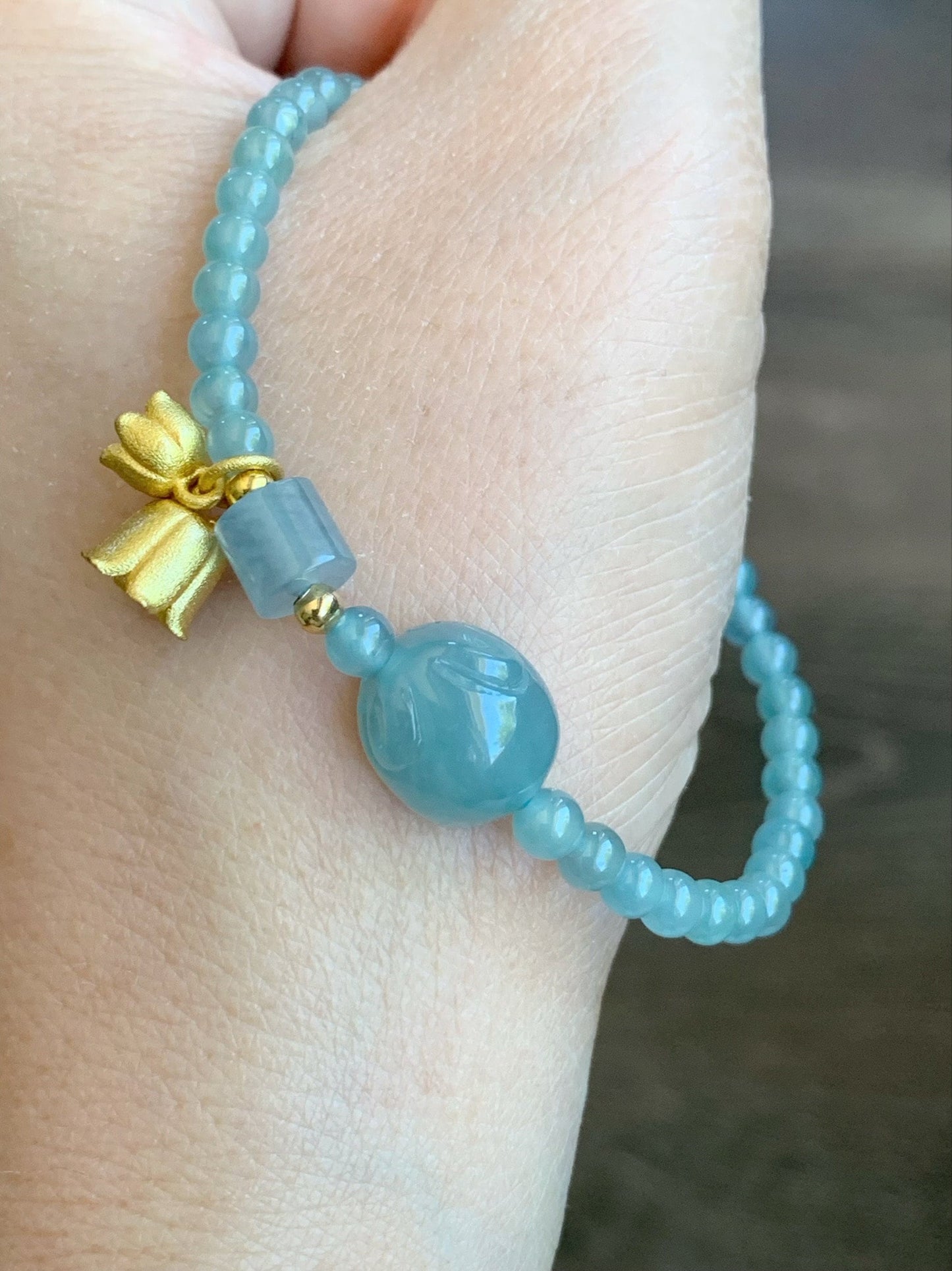 Natural Guatemalan Icy Translucent Gelatinous Sky Blue Jadeite Rabbit Bead & Barrel Bead Beaded Bracelet 6.75” Stretchy 天然冰胶危天空蓝翡翠小兔珠路路通珠手串