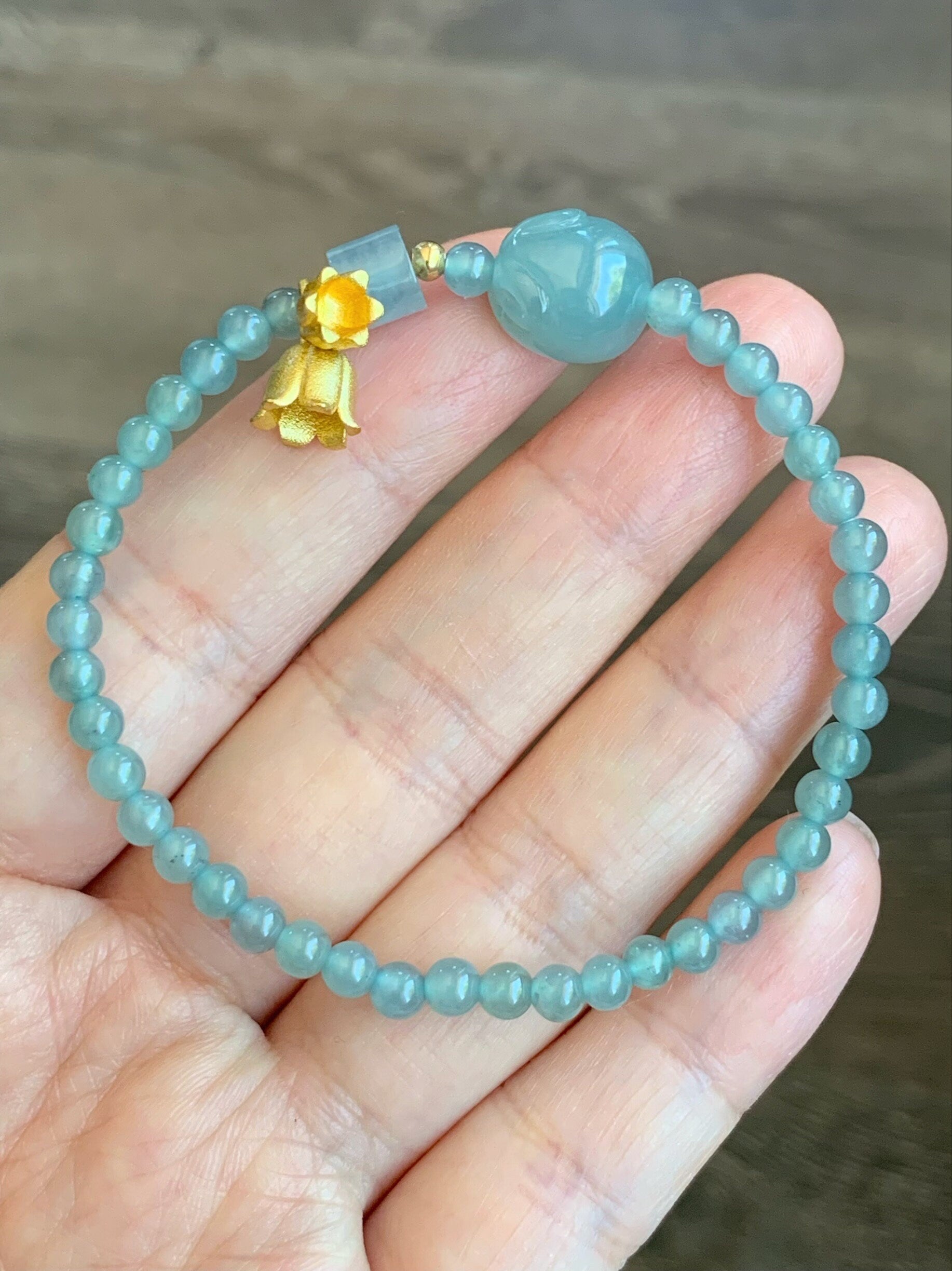 Natural Guatemalan Icy Translucent Gelatinous Sky Blue Jadeite Rabbit Bead & Barrel Bead Beaded Bracelet 6.75” Stretchy 天然冰胶危天空蓝翡翠小兔珠路路通珠手串