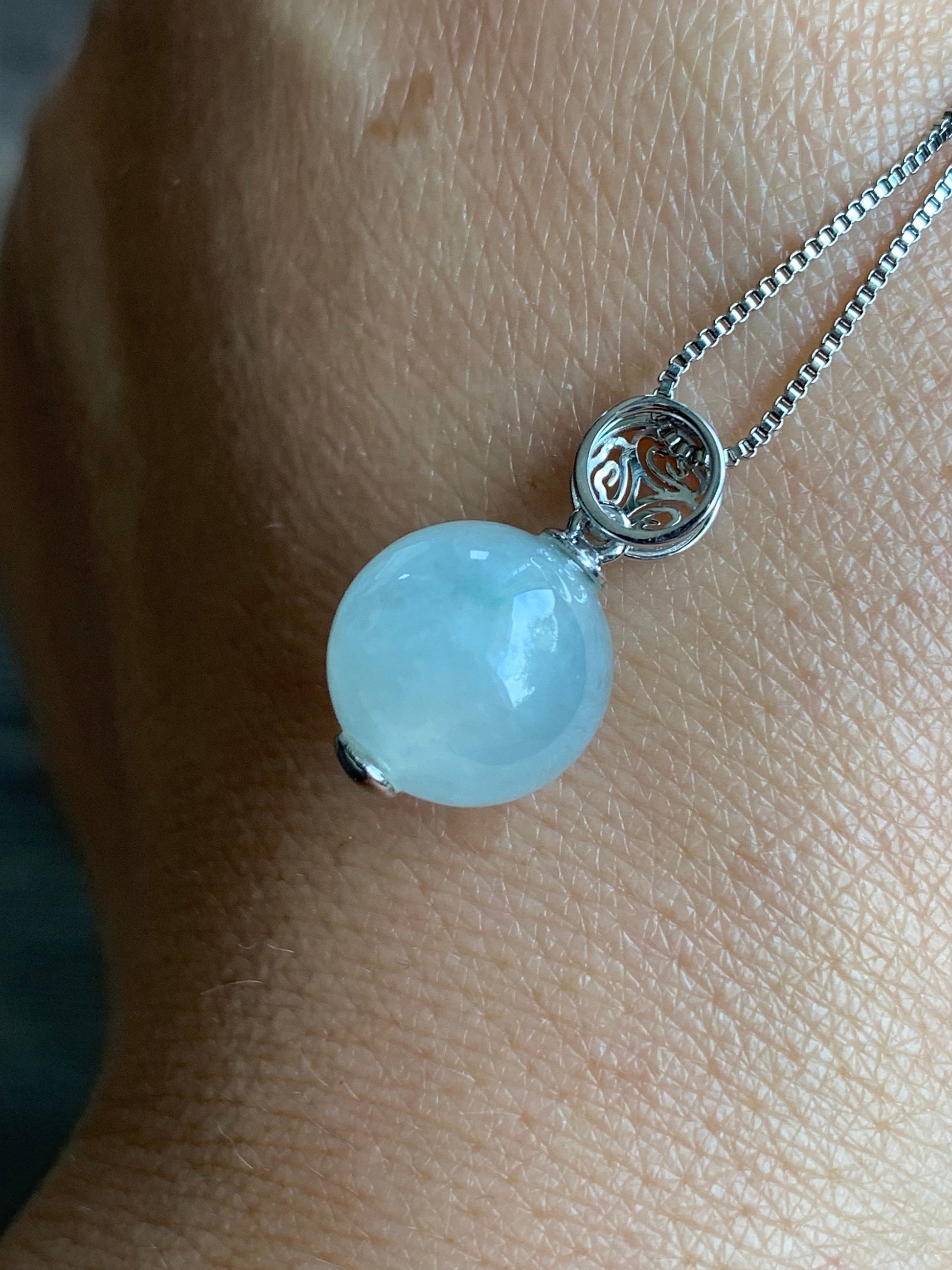 Certified Natural Burmese Grade A Icy Translucent Gelatinous White Jadeite Sphere Bead Pendant 18K White Gold 天然缅甸白冰翡翠单珠镶嵌吊坠