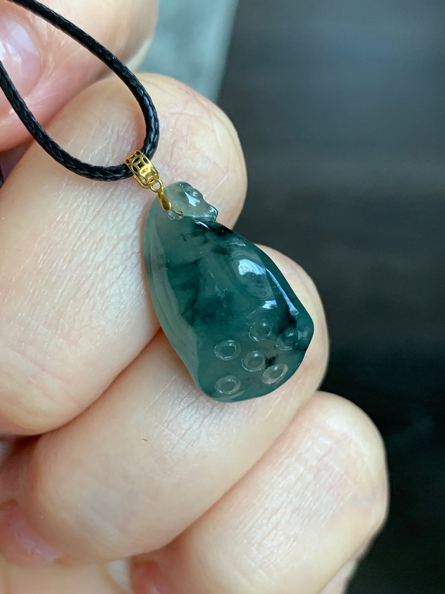 Natural Burmese Icy Translucent Gelatinous Green Jadeite w/ Dark Green Marbling Carved Lotus Pod Pendant 18K Yellow Gold 天然缅甸冰胶绿飘花翡翠莲蓬镶嵌吊坠