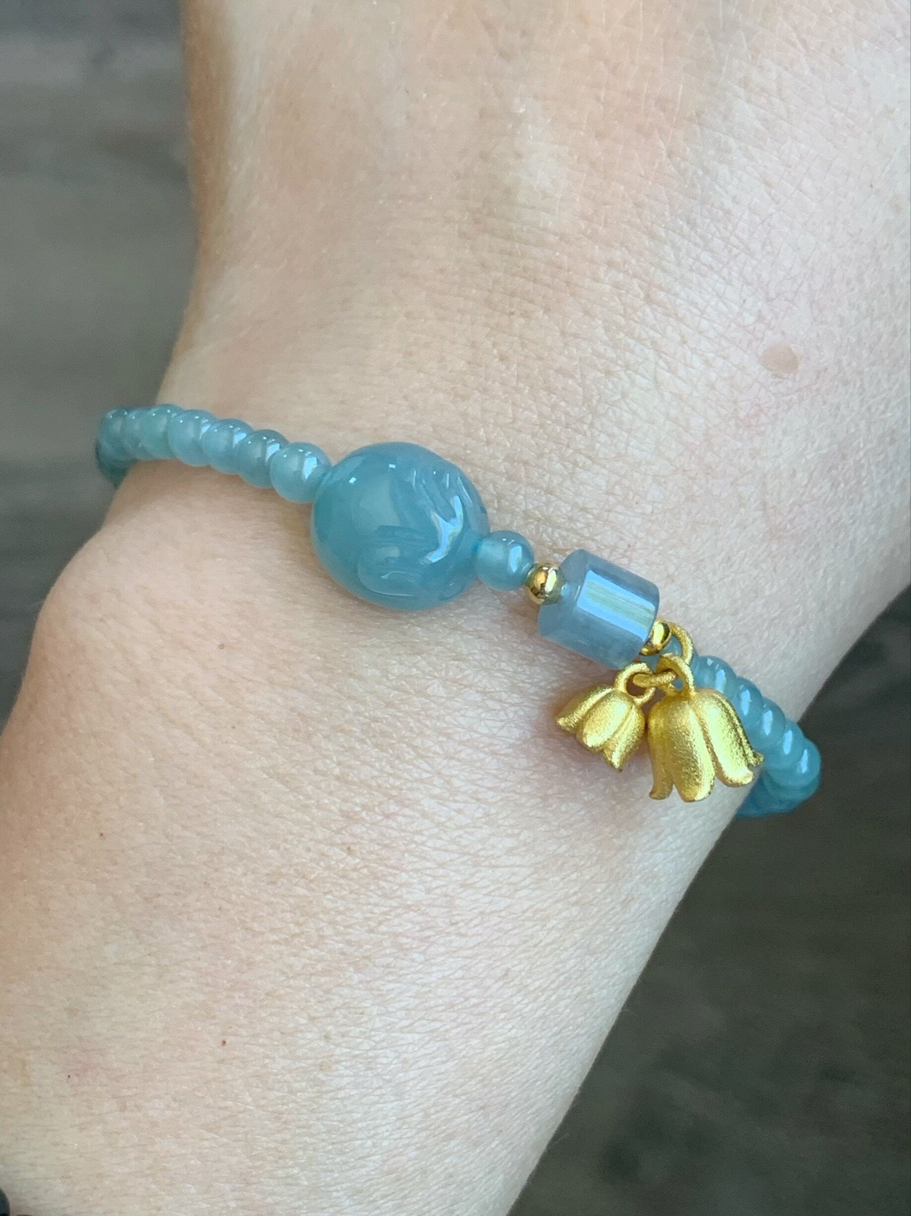 Natural Guatemalan Icy Translucent Gelatinous Sky Blue Jadeite Rabbit Bead & Barrel Bead Beaded Bracelet 6.75” Stretchy 天然冰胶危天空蓝翡翠小兔珠路路通珠手串