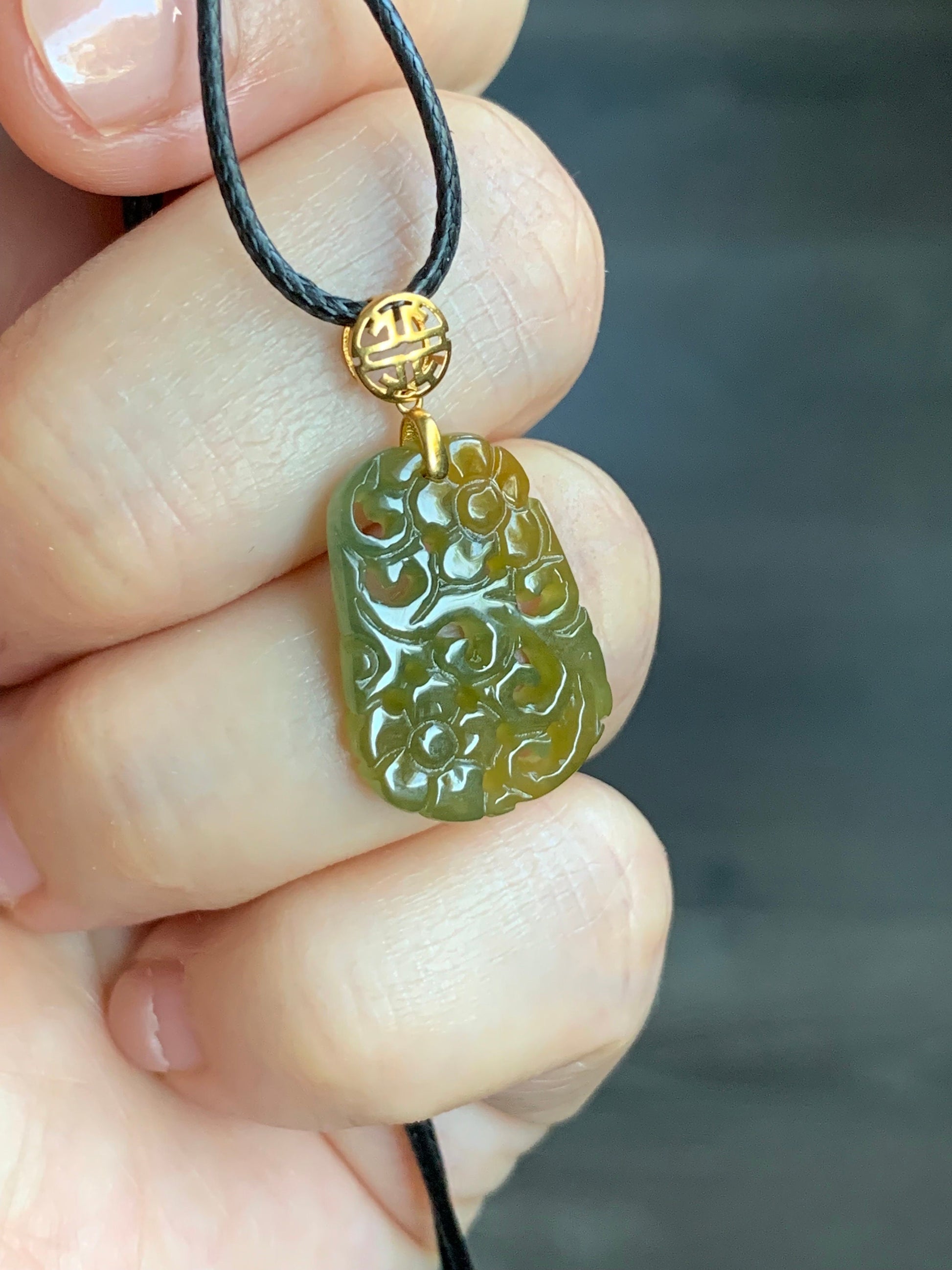 Natural Guatemalan Icy Translucent Bi-Colored Green & Yellow Jadeite Openwork Engraved Retro Design Pendant 18K Yellow Gold 天然冰危黄加绿翡翠仿古镂空雕吊