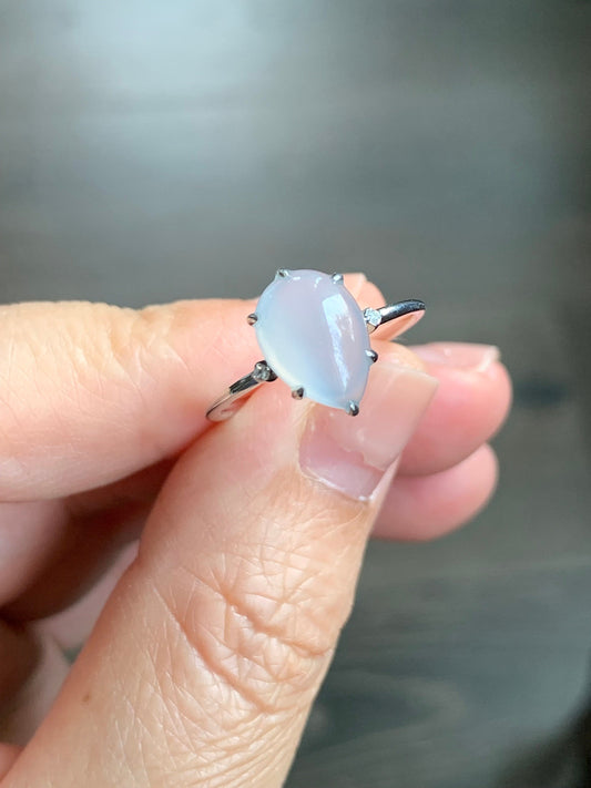 Certified Natural Burmese Icy Translucent Gelatinous White Jadeite Teardrop Ring 18K White Gold and Diamonds size 7 天然缅甸白冰胶翡翠水滴镶嵌戒指 1690