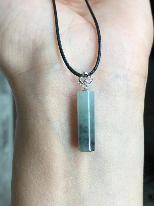Natural Burmese Icy Translucent Wuji Jadeite Cylinder Bar Design Pendant 18K White Gold w/ Ruby 天然缅甸冰乌鸡翡翠冰柱镶嵌吊坠 B