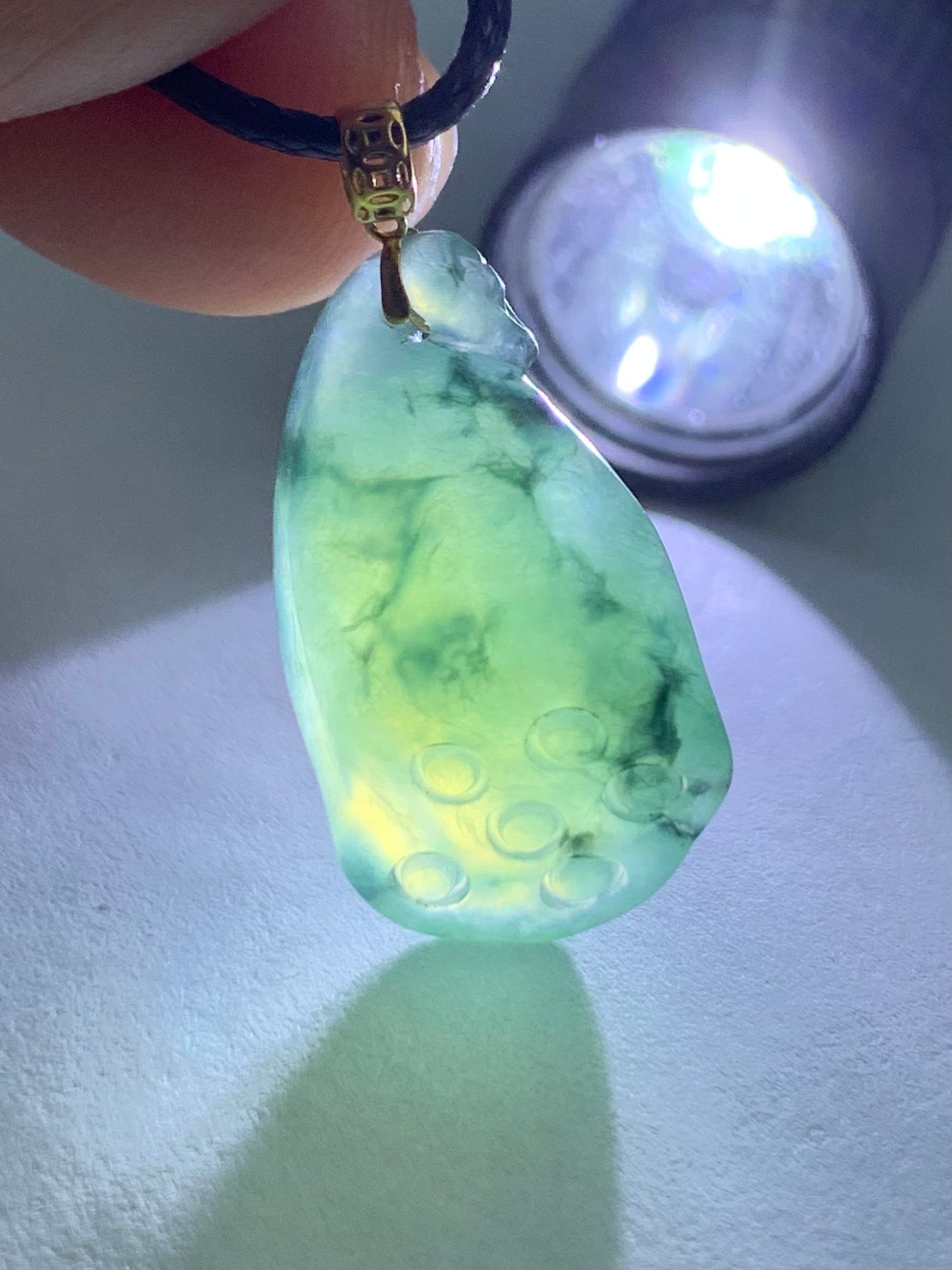 Natural Burmese Icy Translucent Gelatinous Green Jadeite w/ Dark Green Marbling Carved Lotus Pod Pendant 18K Yellow Gold 天然缅甸冰胶绿飘花翡翠莲蓬镶嵌吊坠