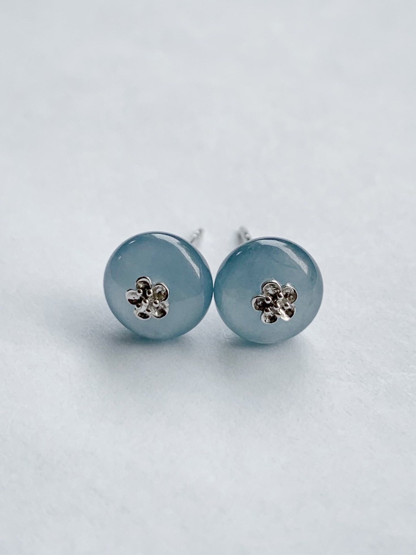 Certified Guatemalan Natural Icy Highly Translucent Light Blue Jadeite Drum Bead Stud Earrings 18K White Gold 天然冰危蓝水翡翠鼓珠Ｋ金镶嵌耳钉 1643