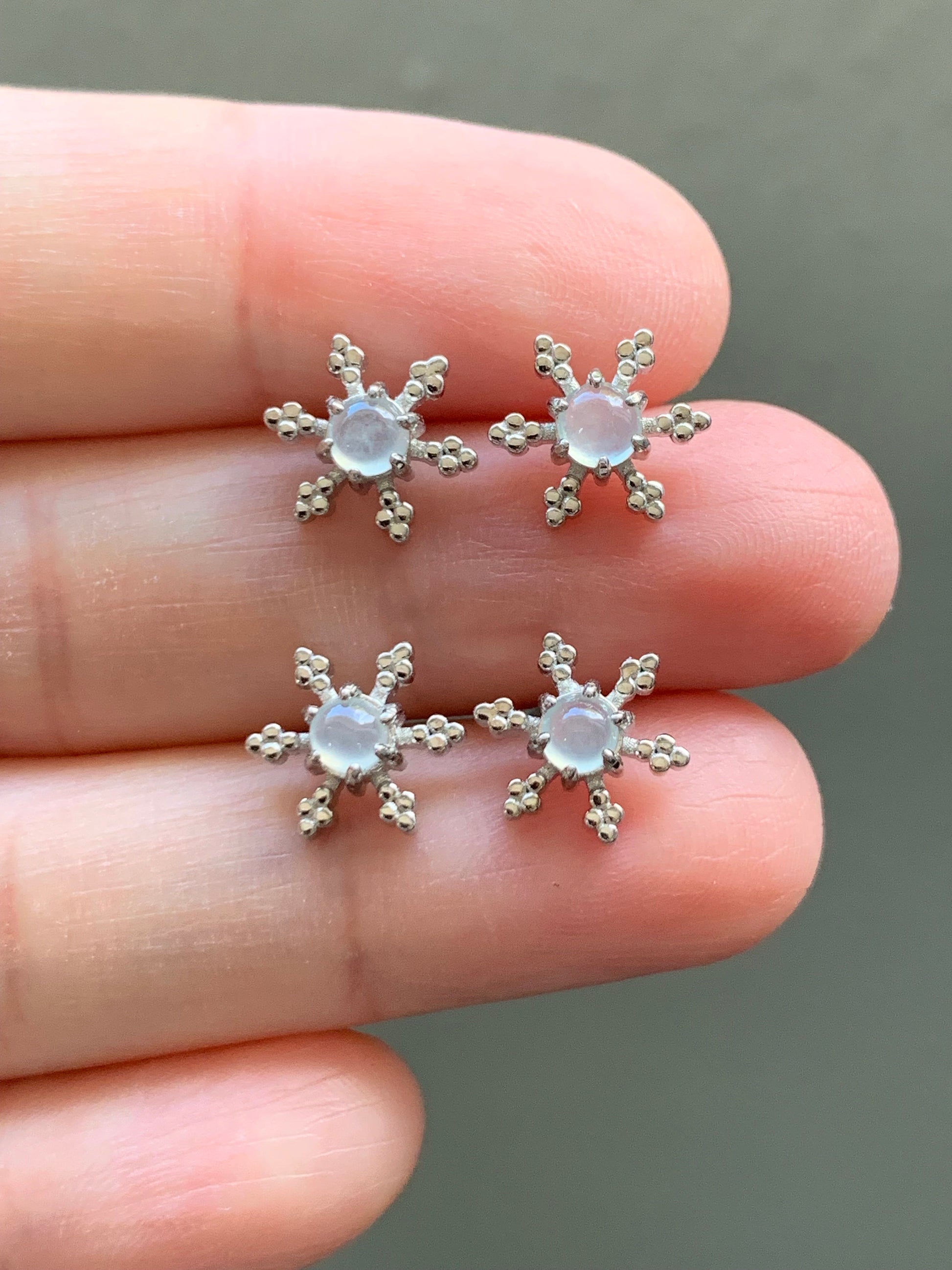 Natural Burmese Translucent Icy White Jadeite Snowflake Design Stud Earrings S925 Sterling Silver 天然缅甸白冰翡翠雪花耳钉