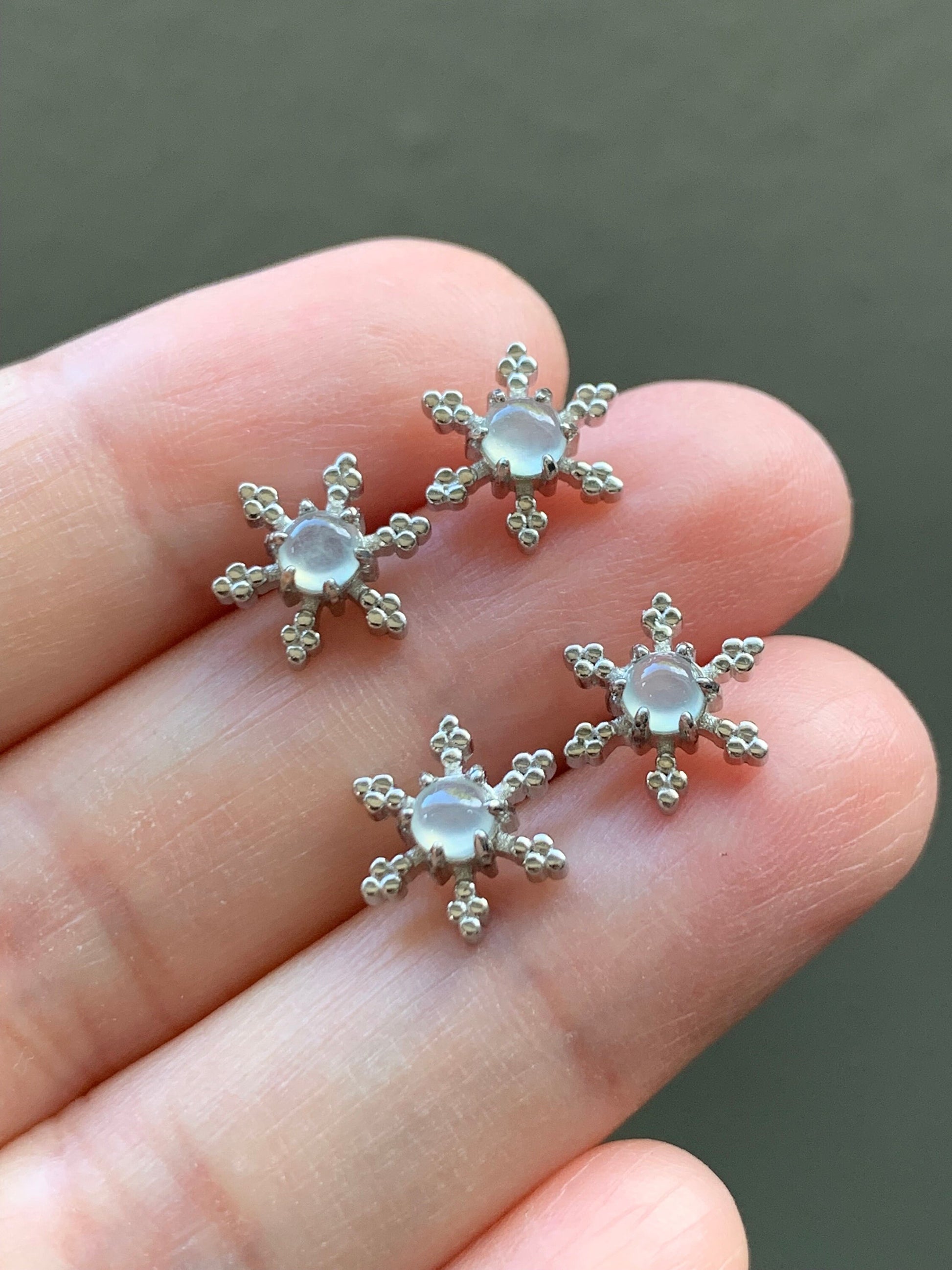 Natural Burmese Translucent Icy White Jadeite Snowflake Design Stud Earrings S925 Sterling Silver 天然缅甸白冰翡翠雪花耳钉