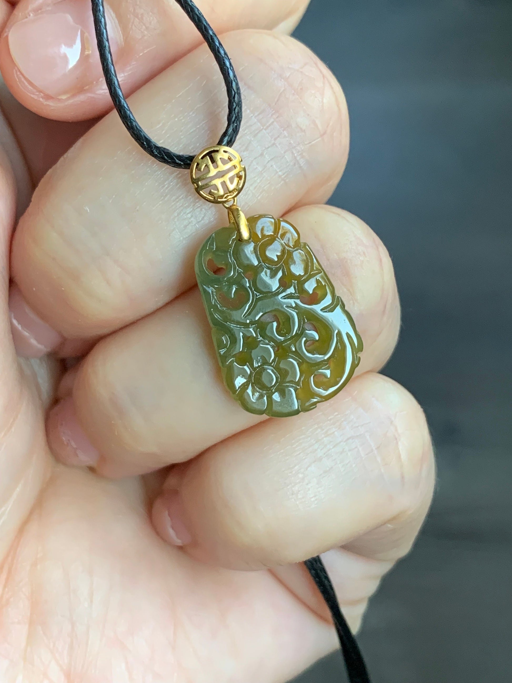 Natural Guatemalan Icy Translucent Bi-Colored Green & Yellow Jadeite Openwork Engraved Retro Design Pendant 18K Yellow Gold 天然冰危黄加绿翡翠仿古镂空雕吊