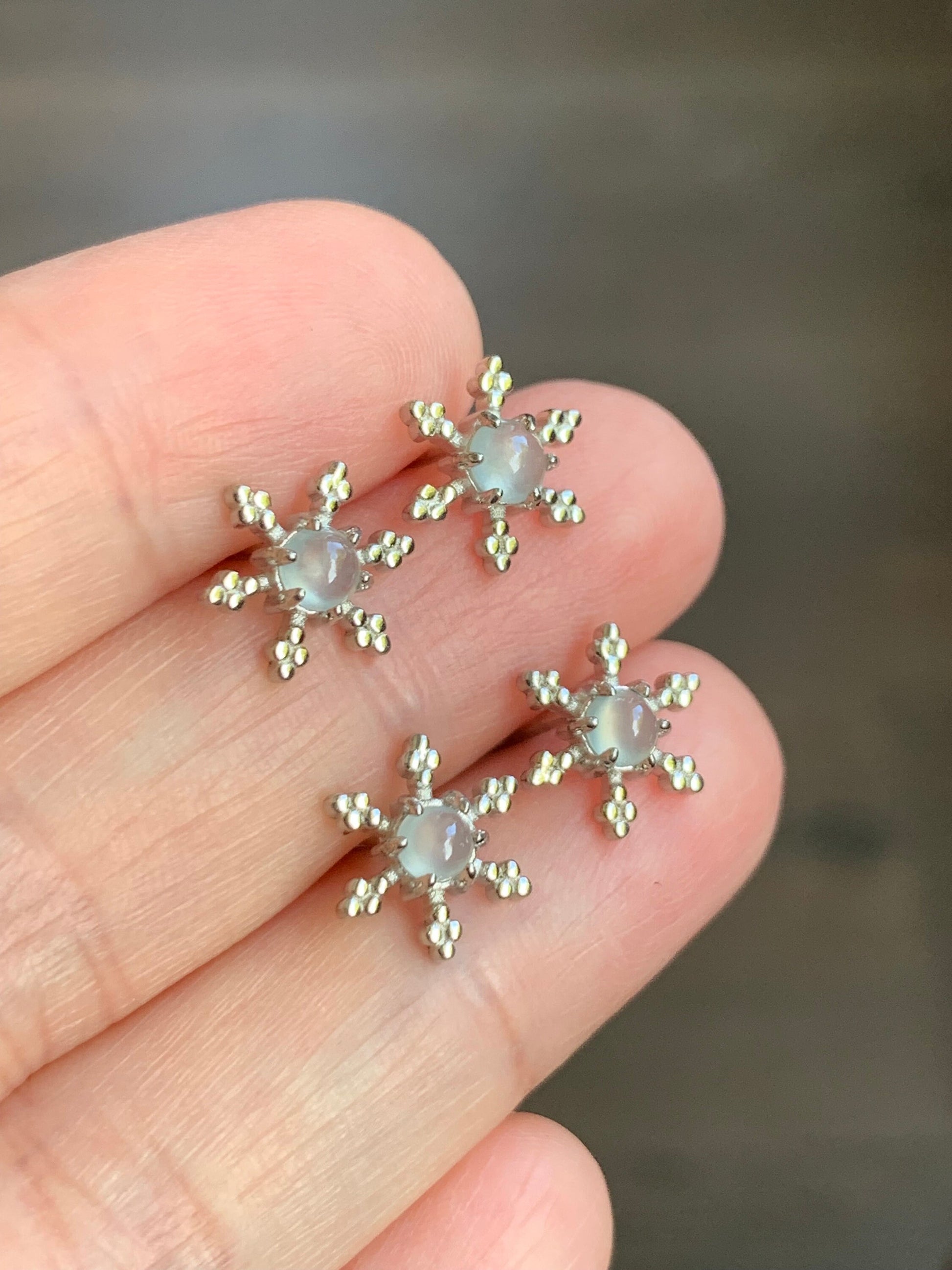 Natural Burmese Translucent Icy White Jadeite Snowflake Design Stud Earrings S925 Sterling Silver 天然缅甸白冰翡翠雪花耳钉