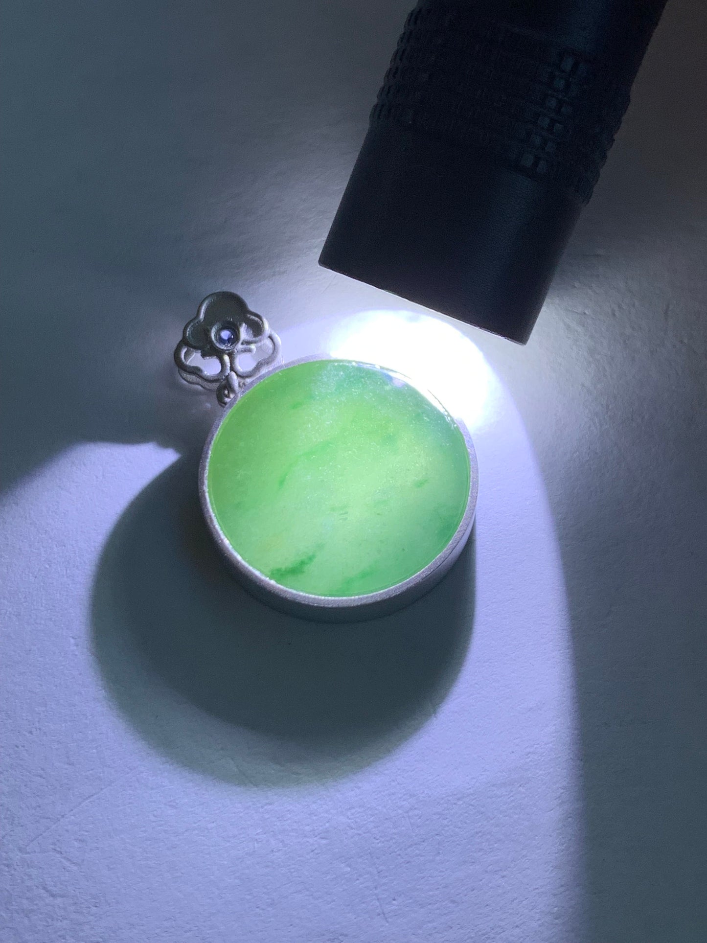 Certified Natural Burmese Icy Translucent Green Jadeite w/ Dark Green Marbling Wu Shi Pai Amulet Pendant Sterling Silver 天然缅甸莫西沙飘绿翡翠无事牌镶嵌吊