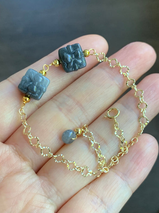 Holiday Special Natural Burmese Icy Wuji Jadeite Carved Gift Boxes 14K YG Plated Chain Bracelet Adjustable up to 7.5” 天然缅甸乌鸡翡翠礼物包金手链