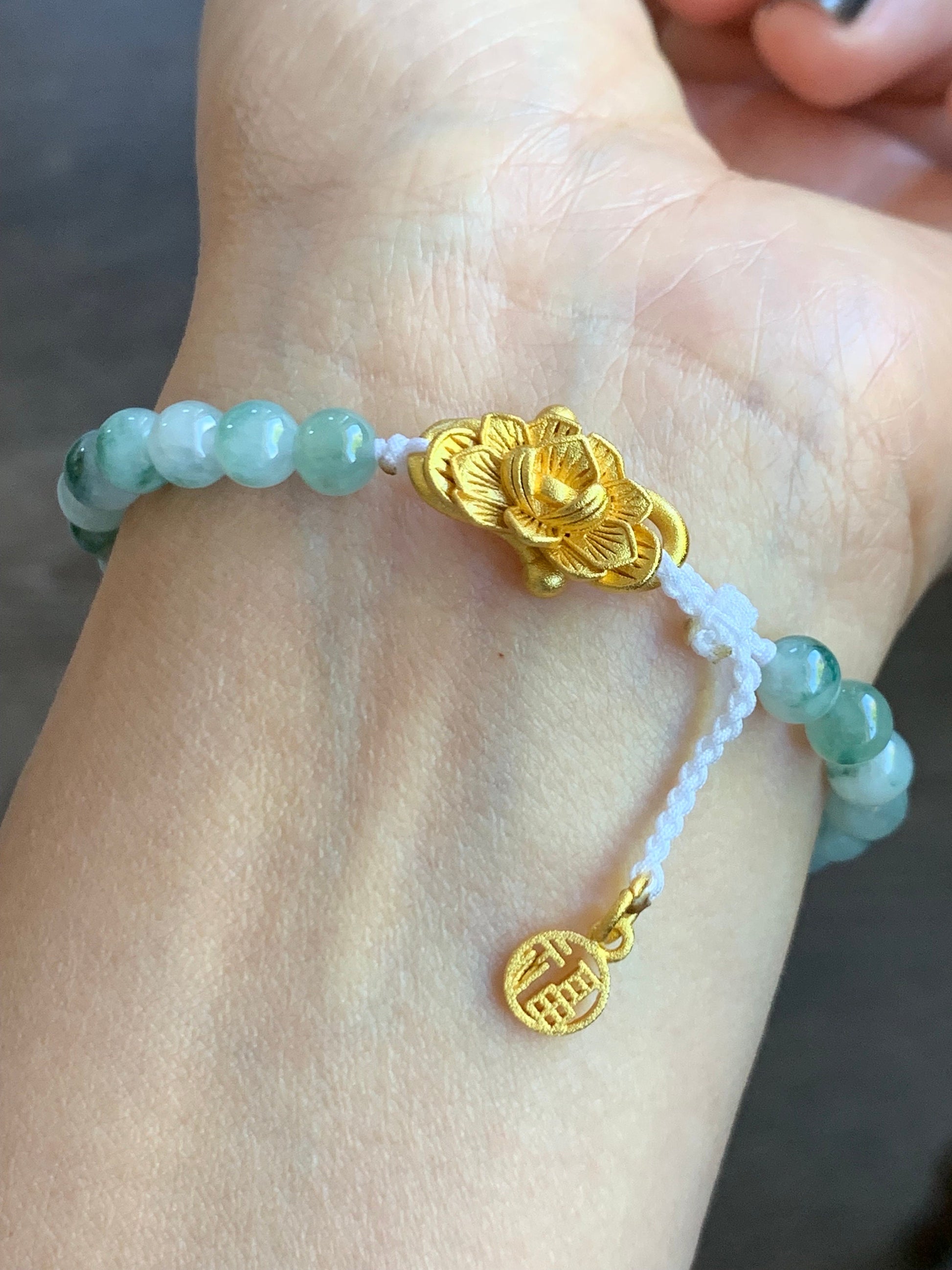 Natural Burmese Icy Translucent Light Green Jadeite w/ Vibrant Green Marbling Feather Beaded Bracelet 6.75” Adjustable 天然缅甸糯冰晴底飘花翡翠羽毛飘花圆珠手串