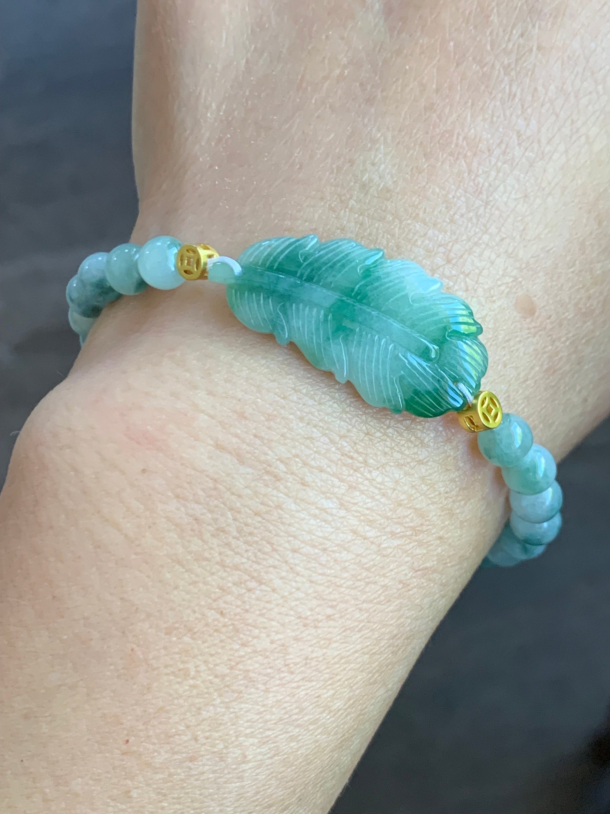 Natural Burmese Icy Translucent Light Green Jadeite w/ Vibrant Green Marbling Feather Beaded Bracelet 6.75” Adjustable 天然缅甸糯冰晴底飘花翡翠羽毛飘花圆珠手串