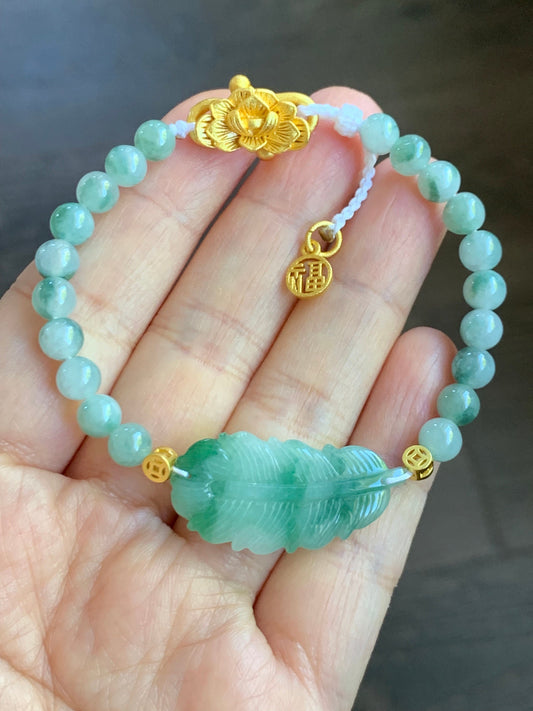 Natural Burmese Icy Translucent Light Green Jadeite w/ Vibrant Green Marbling Feather Beaded Bracelet 6.75” Adjustable 天然缅甸糯冰晴底飘花翡翠羽毛飘花圆珠手串