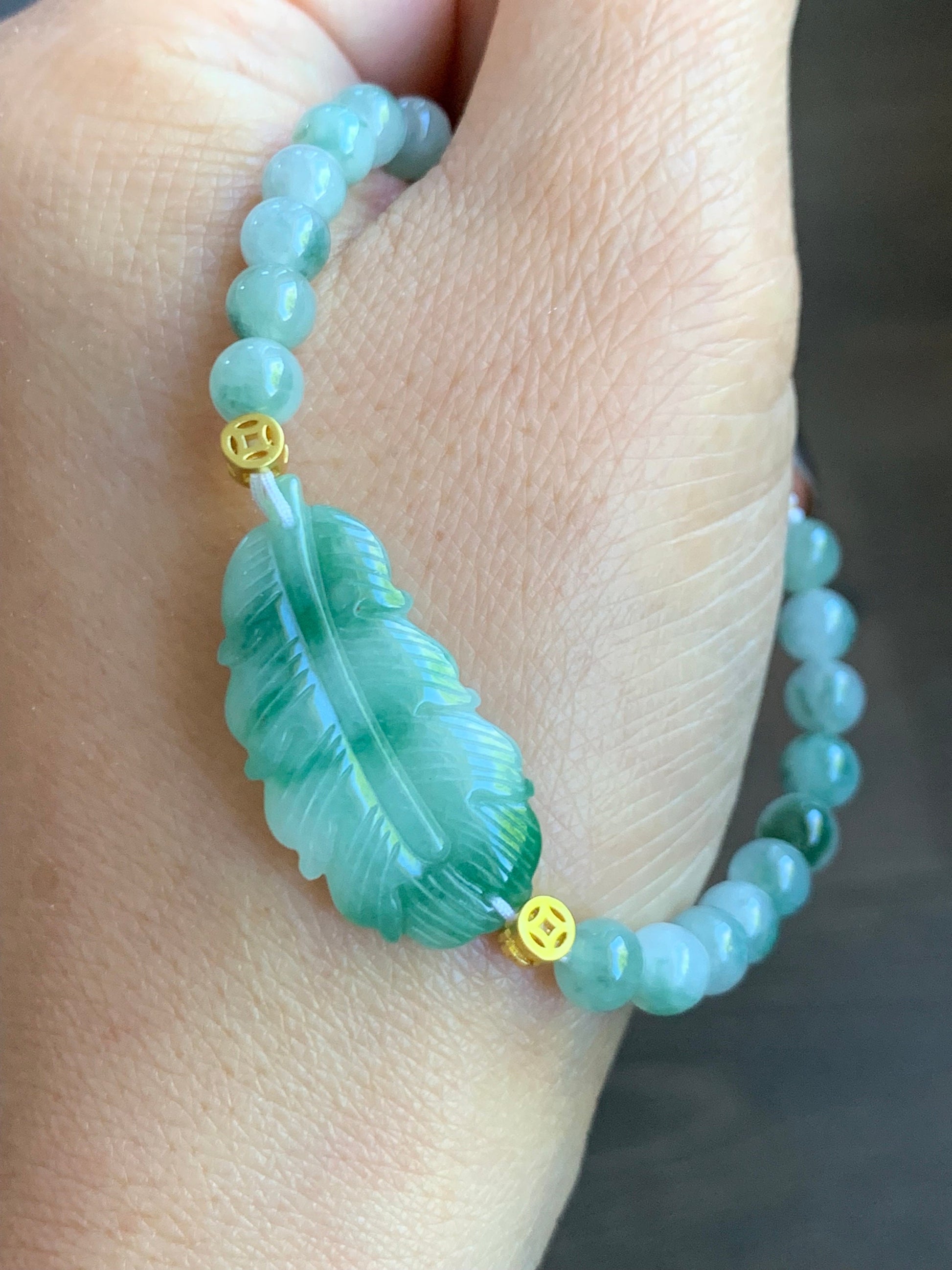 Natural Burmese Icy Translucent Light Green Jadeite w/ Vibrant Green Marbling Feather Beaded Bracelet 6.75” Adjustable 天然缅甸糯冰晴底飘花翡翠羽毛飘花圆珠手串