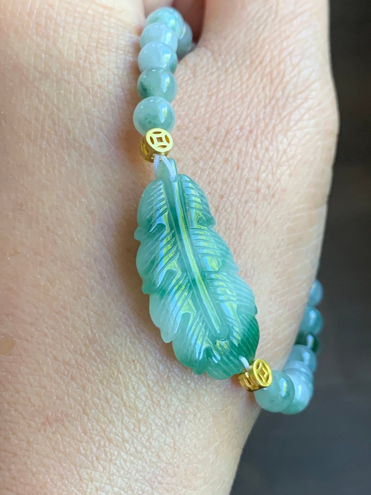 Natural Burmese Icy Translucent Light Green Jadeite w/ Vibrant Green Marbling Feather Beaded Bracelet 6.75” Adjustable 天然缅甸糯冰晴底飘花翡翠羽毛飘花圆珠手串